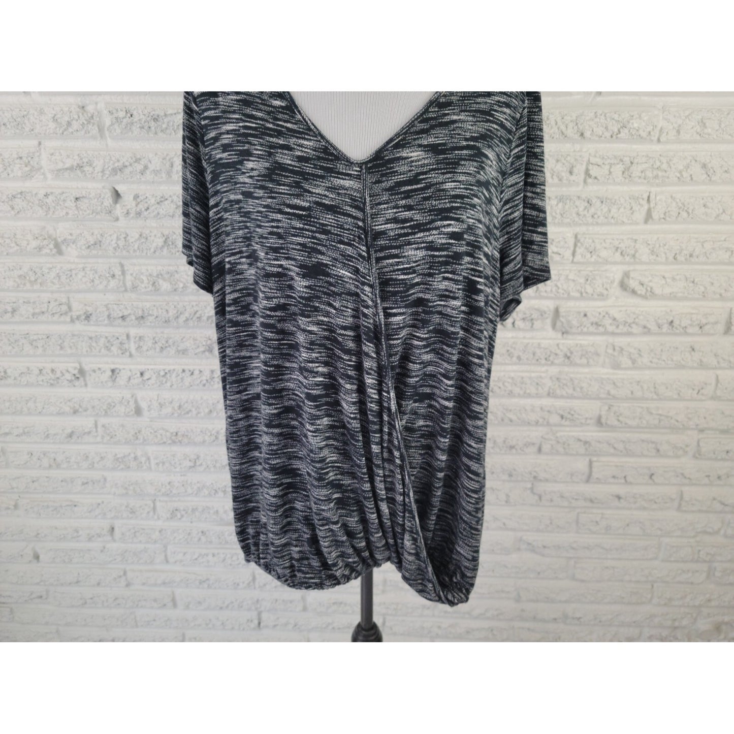 Apt 9 Womens Top 1X Plus Short Sleeve Faux Wrap Black Heather Knit Stretchy