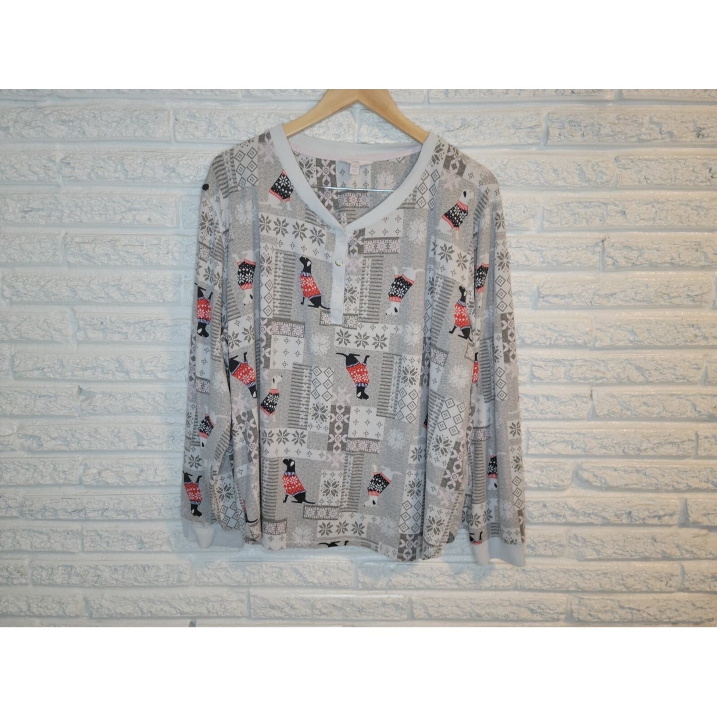 Secret Treasures Womens Top 3X Plus Top Gray Retriever Dog Winter Long Sleeve