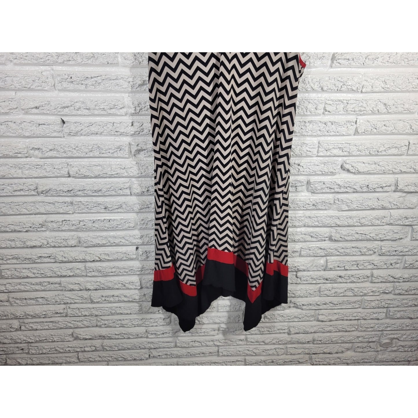 Lux II Womens Dress 18W Plus Sleeveless Shift Black Geometric Handkerchief Hem