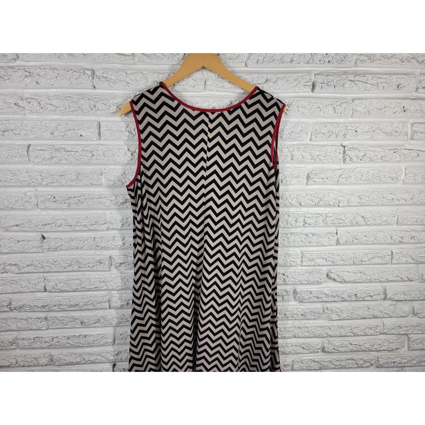 Lux II Womens Dress 18W Plus Sleeveless Shift Black Geometric Handkerchief Hem