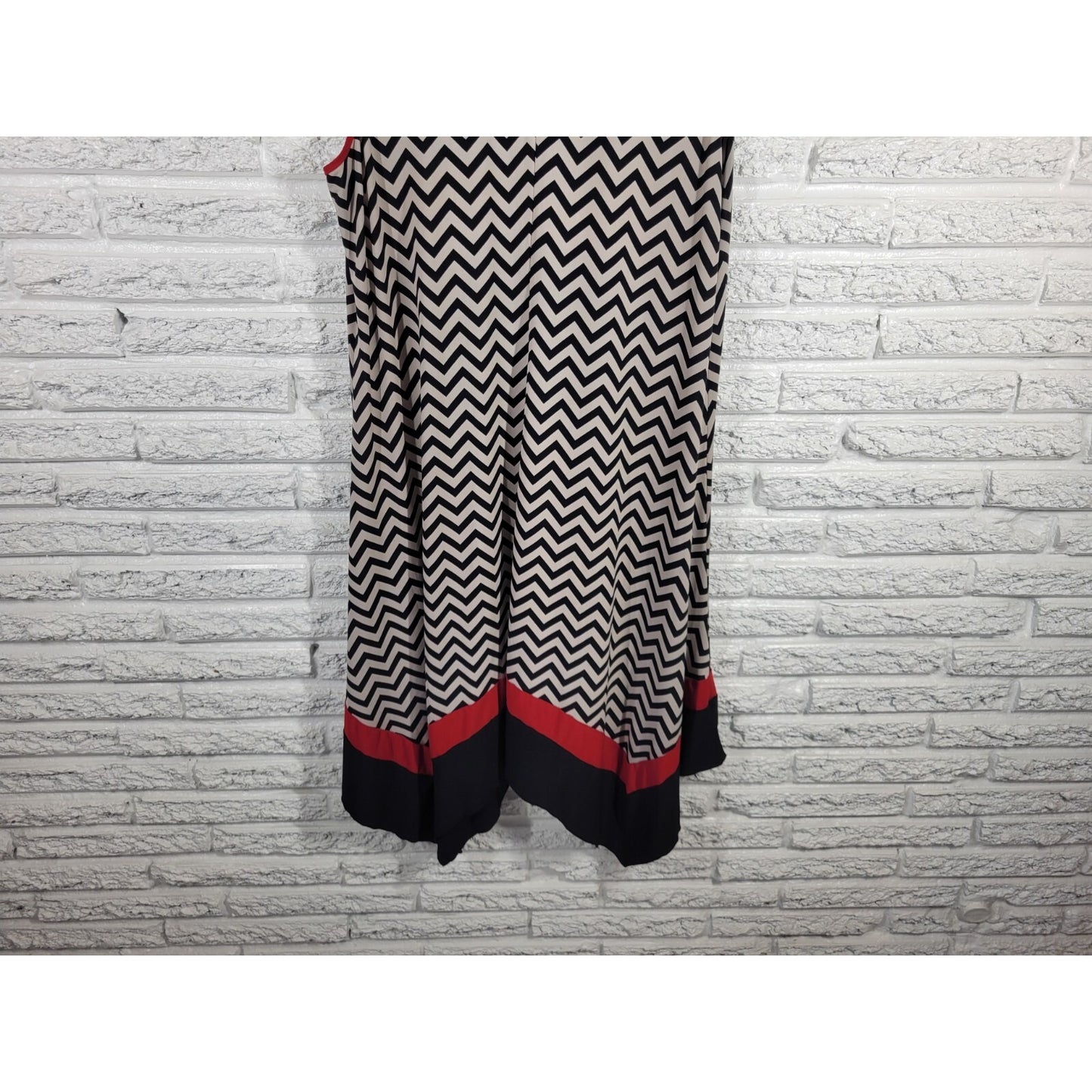 Lux II Womens Dress 18W Plus Sleeveless Shift Black Geometric Handkerchief Hem