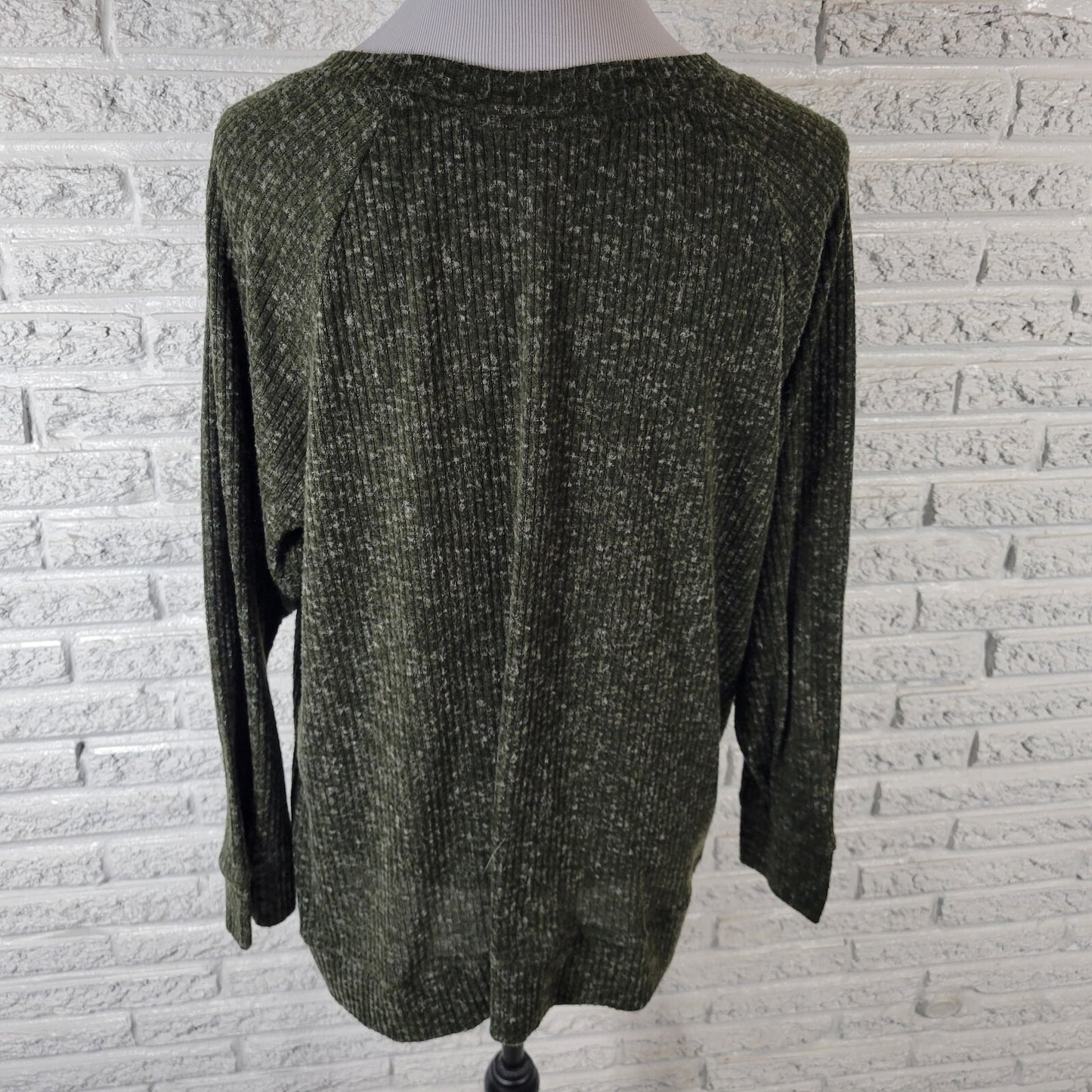 CJ Banks Womens Sweater 1X Plus Green Ribbed Poly Blend Soft Casual Deco Buttons