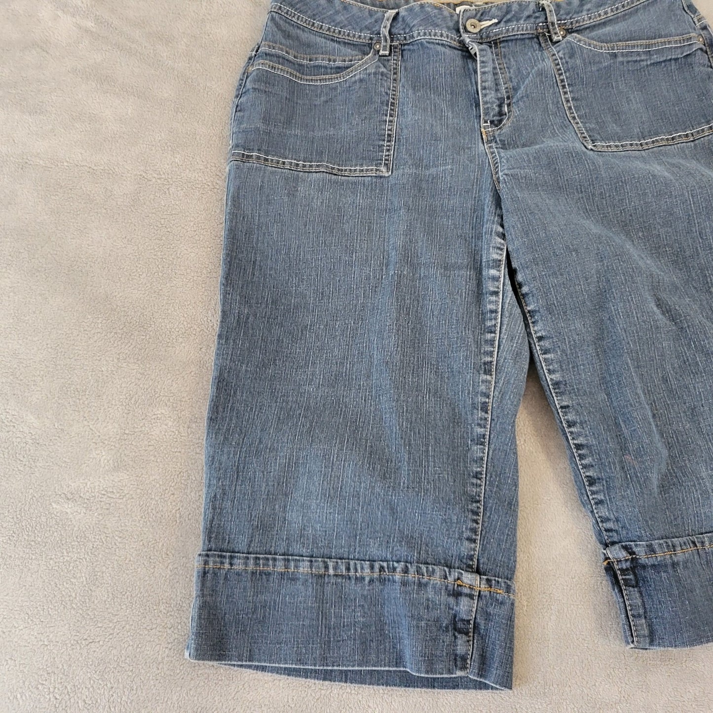 Cato Womens Jeans 16W Plus Capri Medium Blue Denim Zip Fly Comfy Cotton Blend