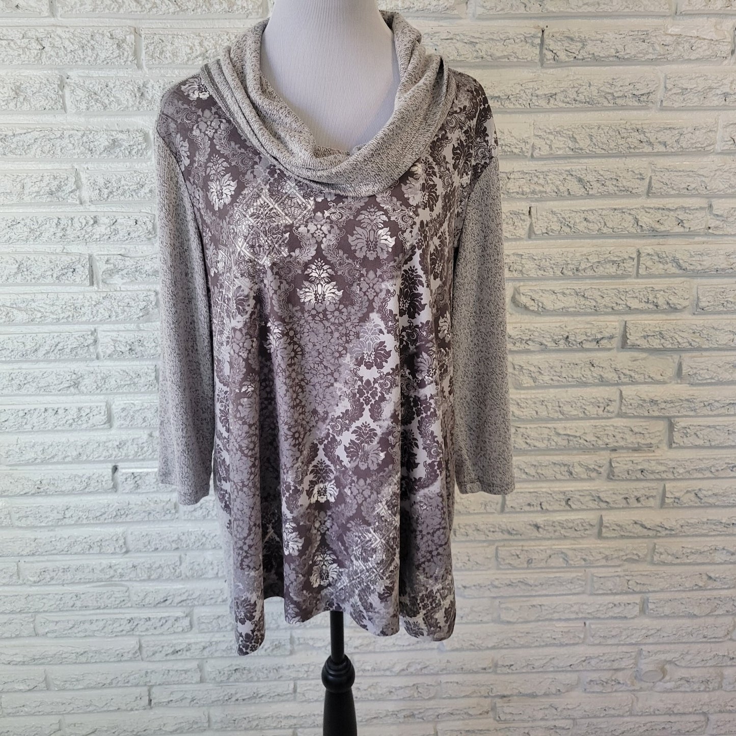 Ruby Rd Women Sweater 1X Plus 3/4 Sleeve Gray White Floral Cowl Soft Lightweight