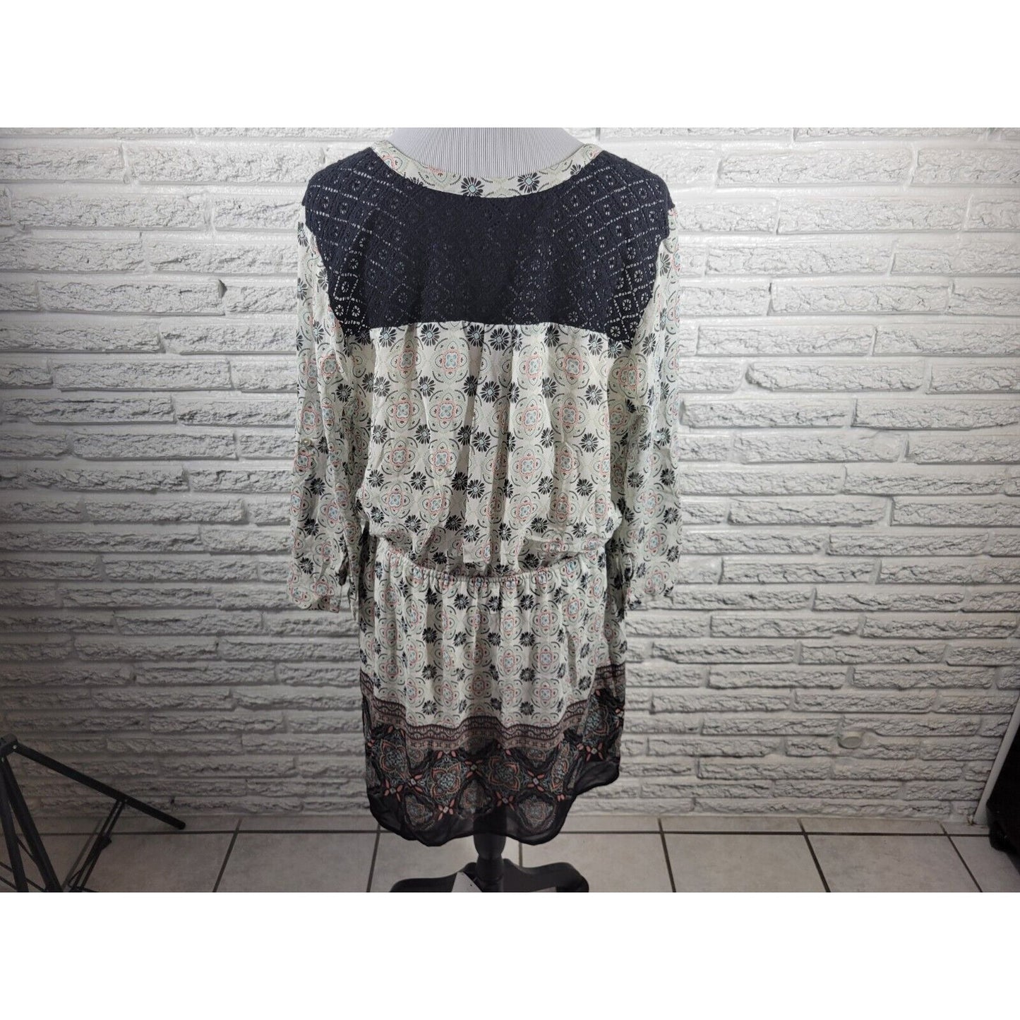 Signature Studio Women Top Extra Large Dress Tunic Crochet Back Black Geometric