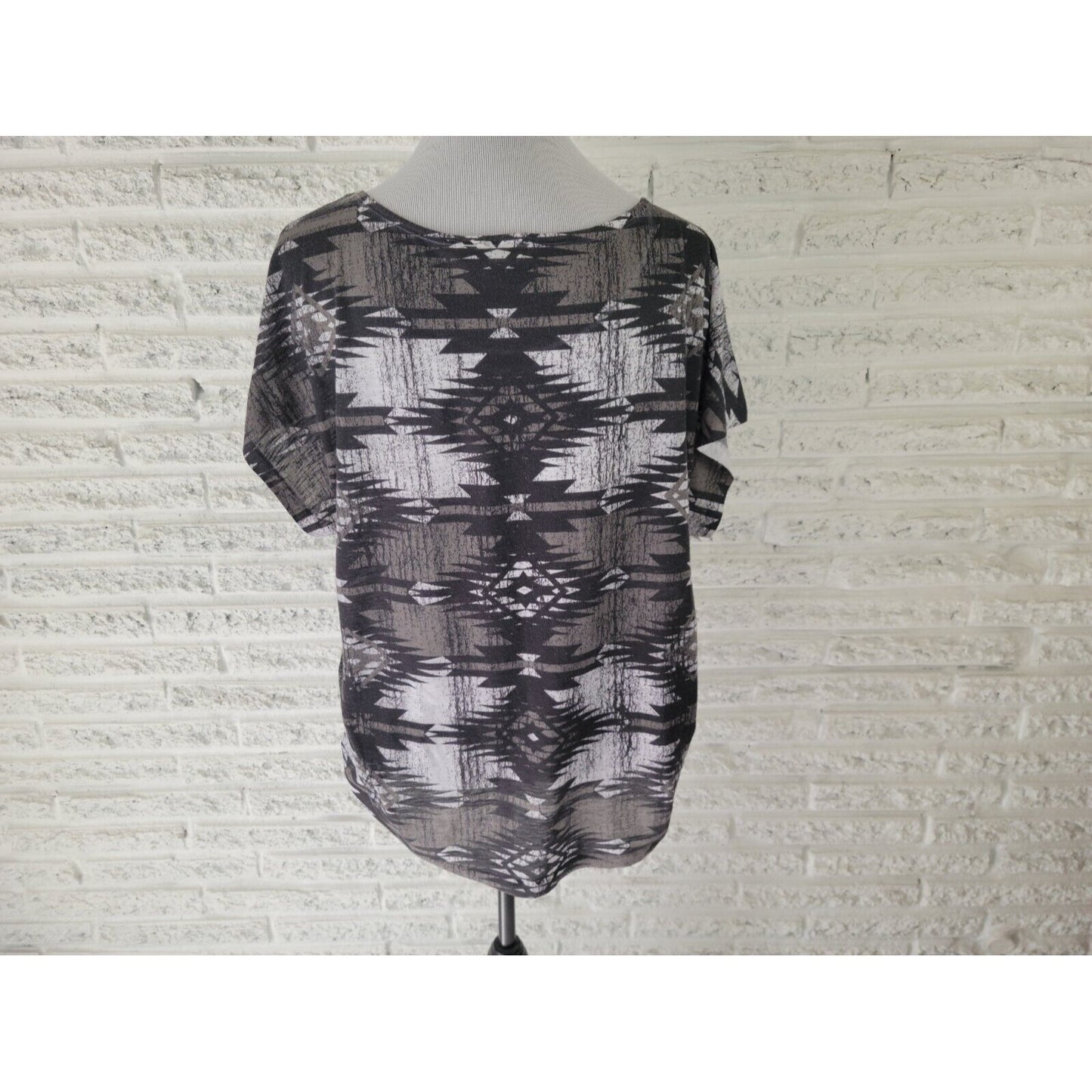 Cato Womens Top 18W 20W Plus Short Sleeve Pullover Studded Black Geometric