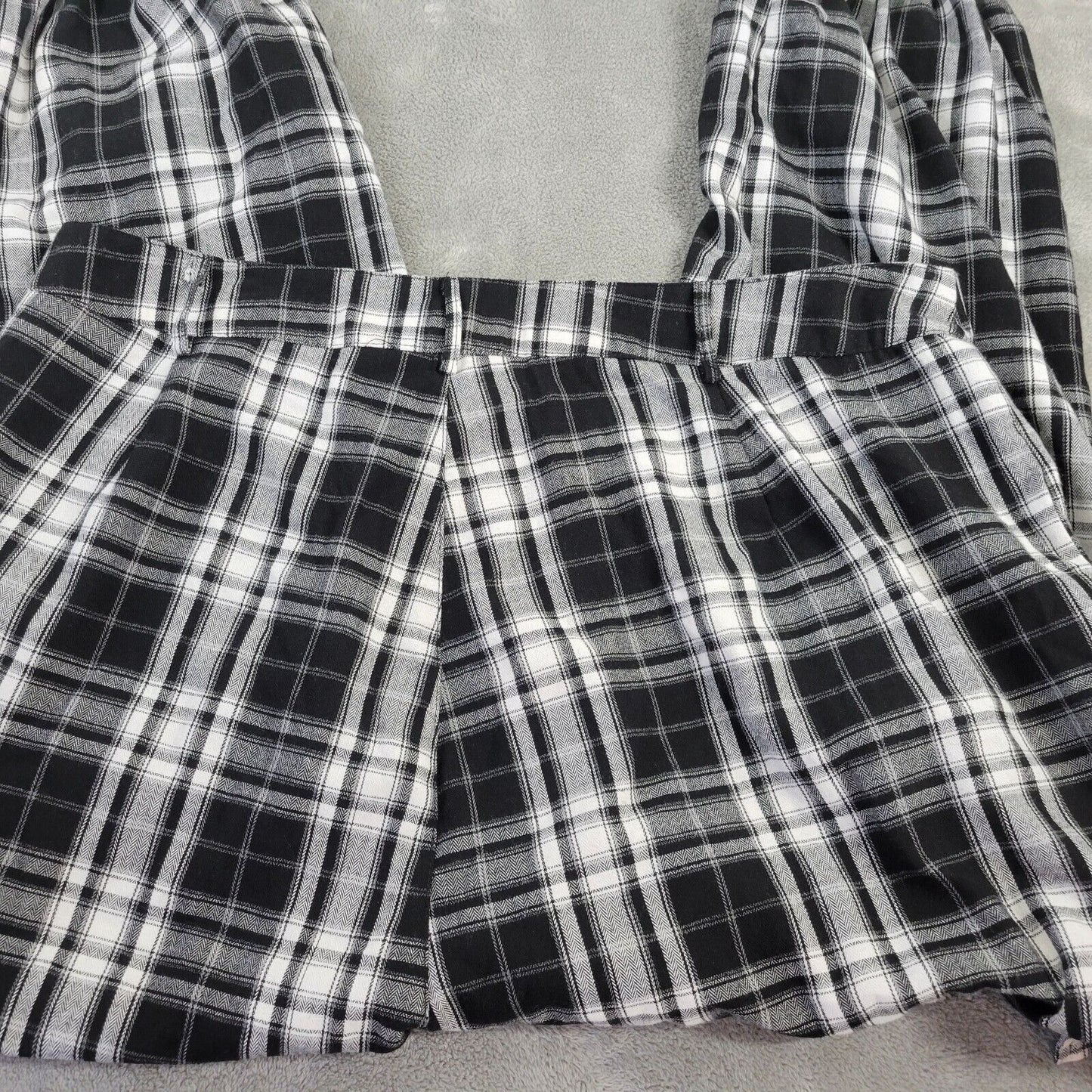 Shein Curve Womens Pants 3XL Cropped Black Plaid Pockets Zip Fly Lightweight