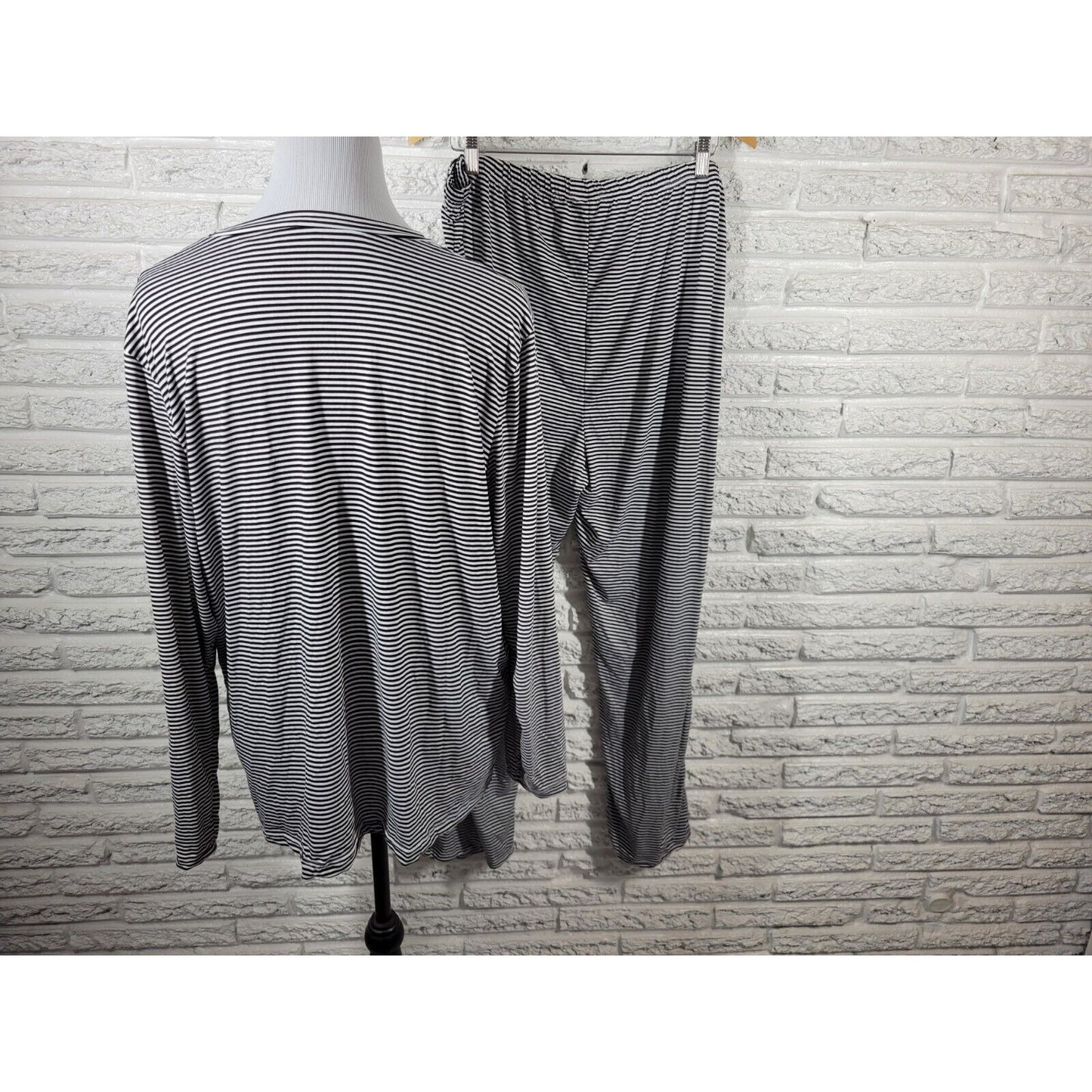 Real Essentials Womens Pajama Set 1X Black White Stripe Loungewear Poly Blend