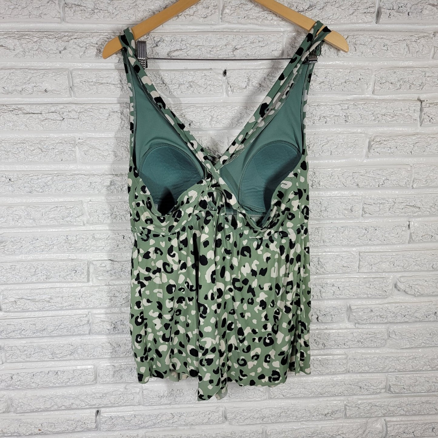 Kona Sol Women Swim Top 1X 16W 18W Criss Cross Spaghetti Green Animal Print Bra