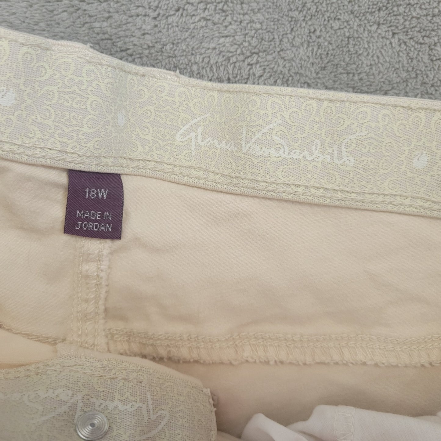 Gloria Vanderbilt Womens Shorts 18W Plus Skimmer Beige Studded Zip Fly Pockets