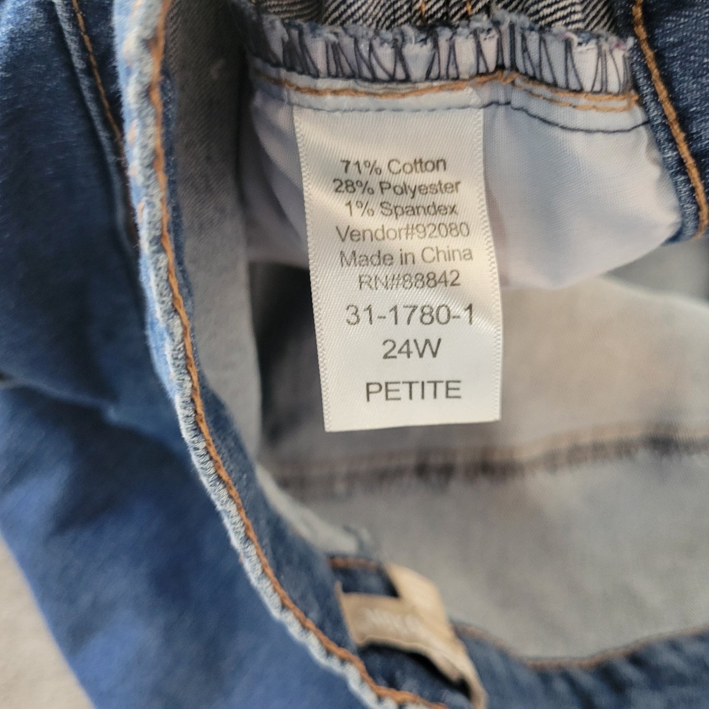 Woman Within Womens Jeans 22WP Petite Plus Capri Medium Blue Denim Zip Fly Comfy