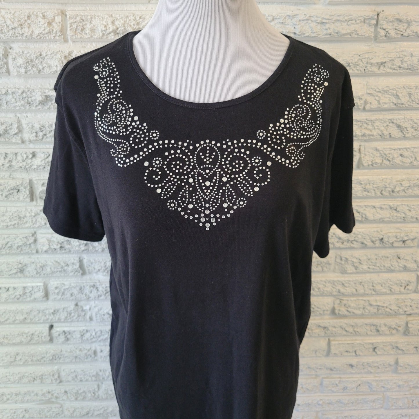 Brunswick Square Women Top XL Tee Short Sleeve Casual Black Cotton Blend Studded