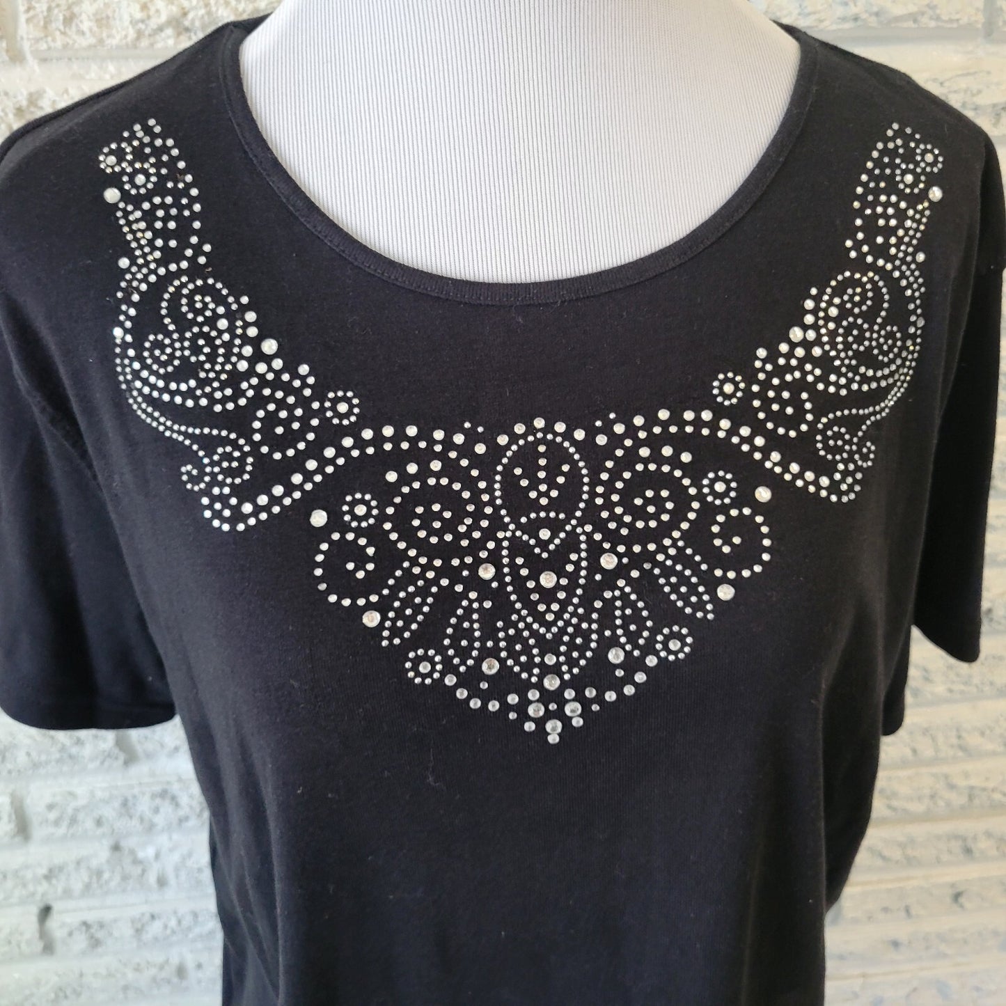 Brunswick Square Women Top XL Tee Short Sleeve Casual Black Cotton Blend Studded