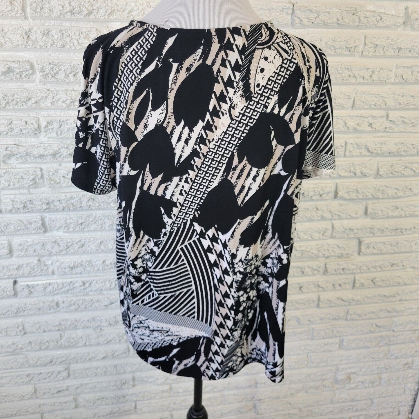 Valerie Stevens Womens Top 2X Plus Short Sleeve Black Geometric Pleated Office