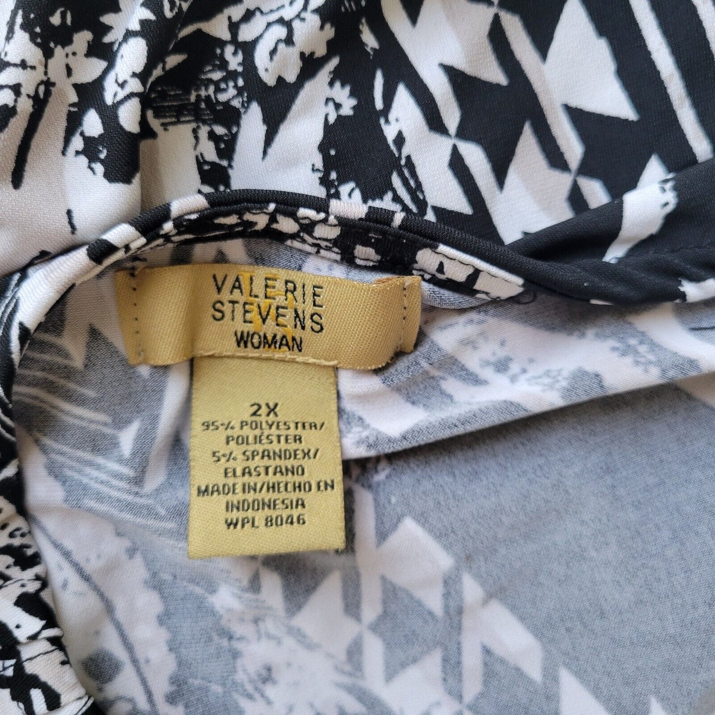 Valerie Stevens Womens Top 2X Plus Short Sleeve Black Geometric Pleated Office