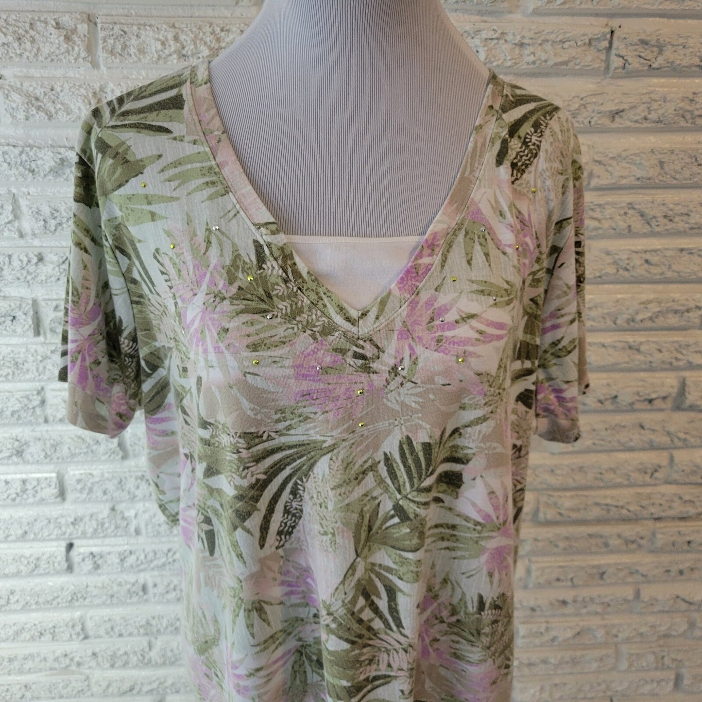 Basic Editions Womens Top 2X Plus Tee Short Sleeve Green Purple Floral Studded