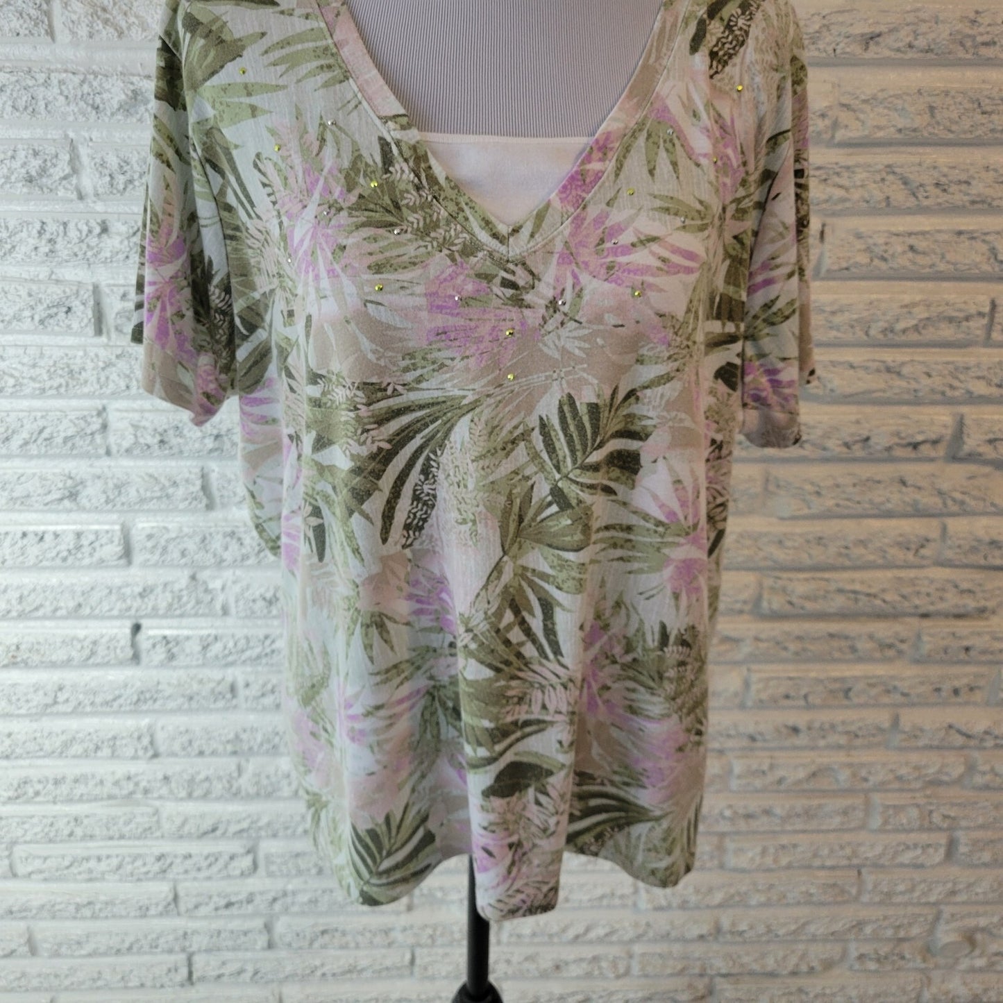 Basic Editions Womens Top 2X Plus Tee Short Sleeve Green Purple Floral Studded