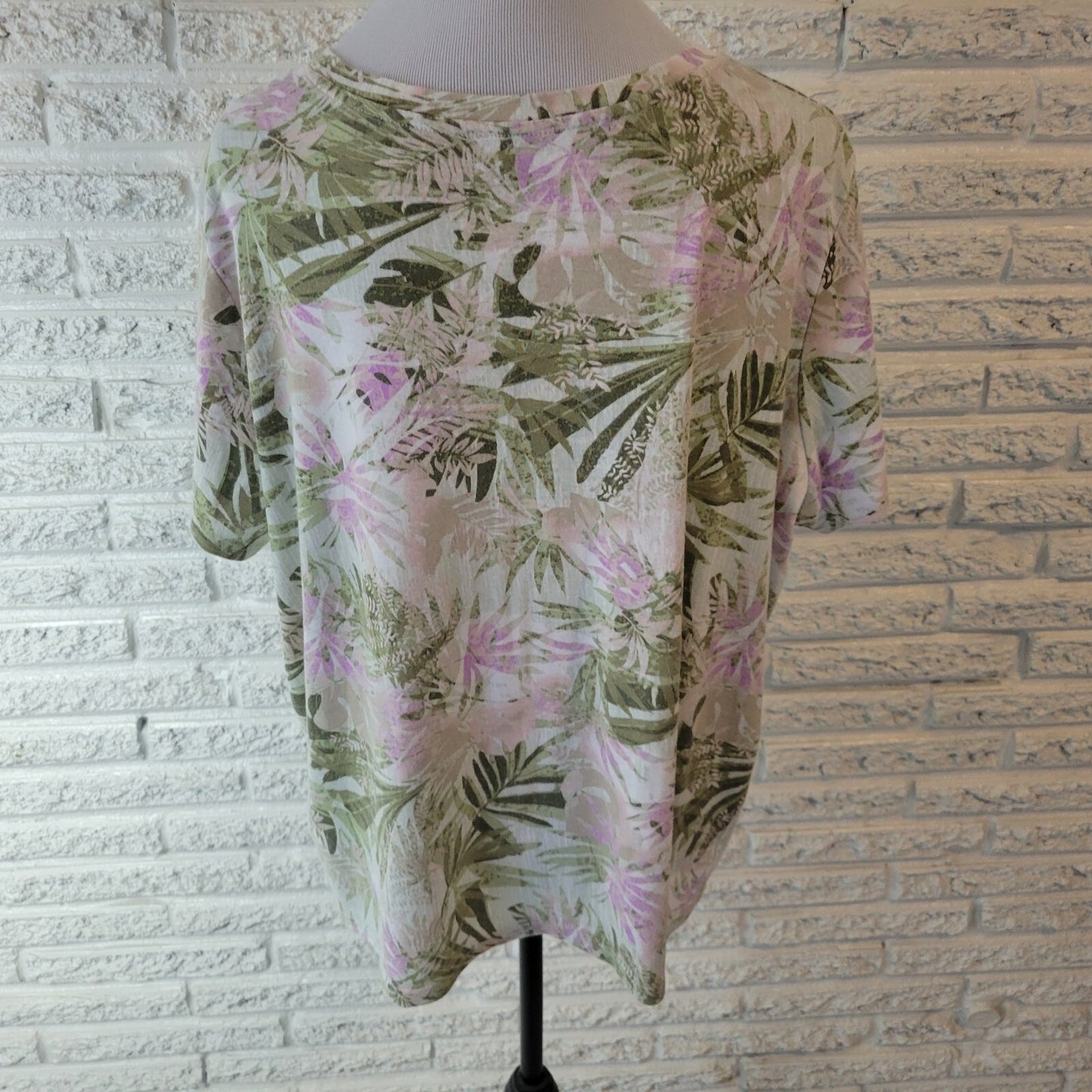 Basic Editions Womens Top 2X Plus Tee Short Sleeve Green Purple Floral Studded