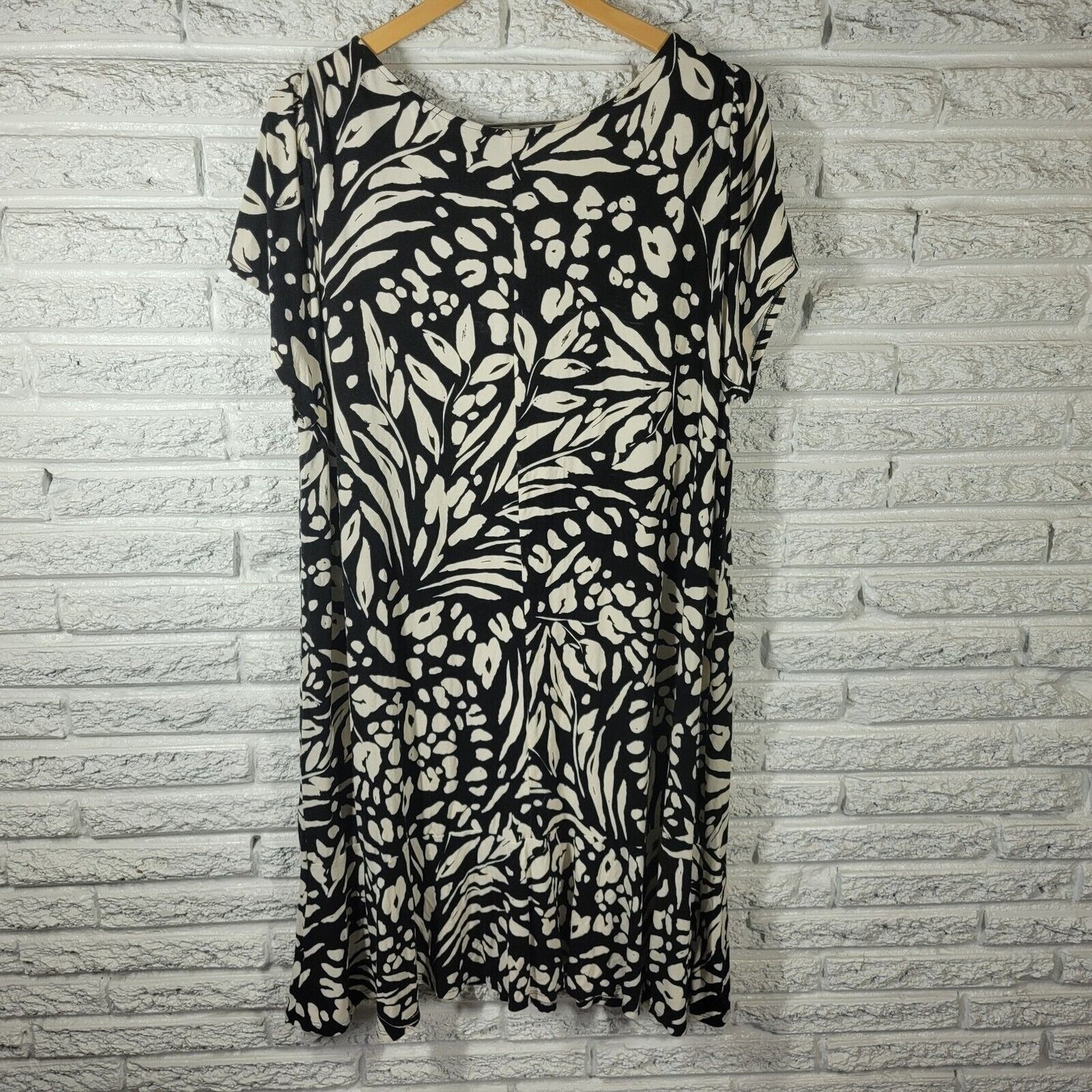 Nicole Miller Womens Dress 2X Short Sleeve Black Floral Rayon Spandex Casual