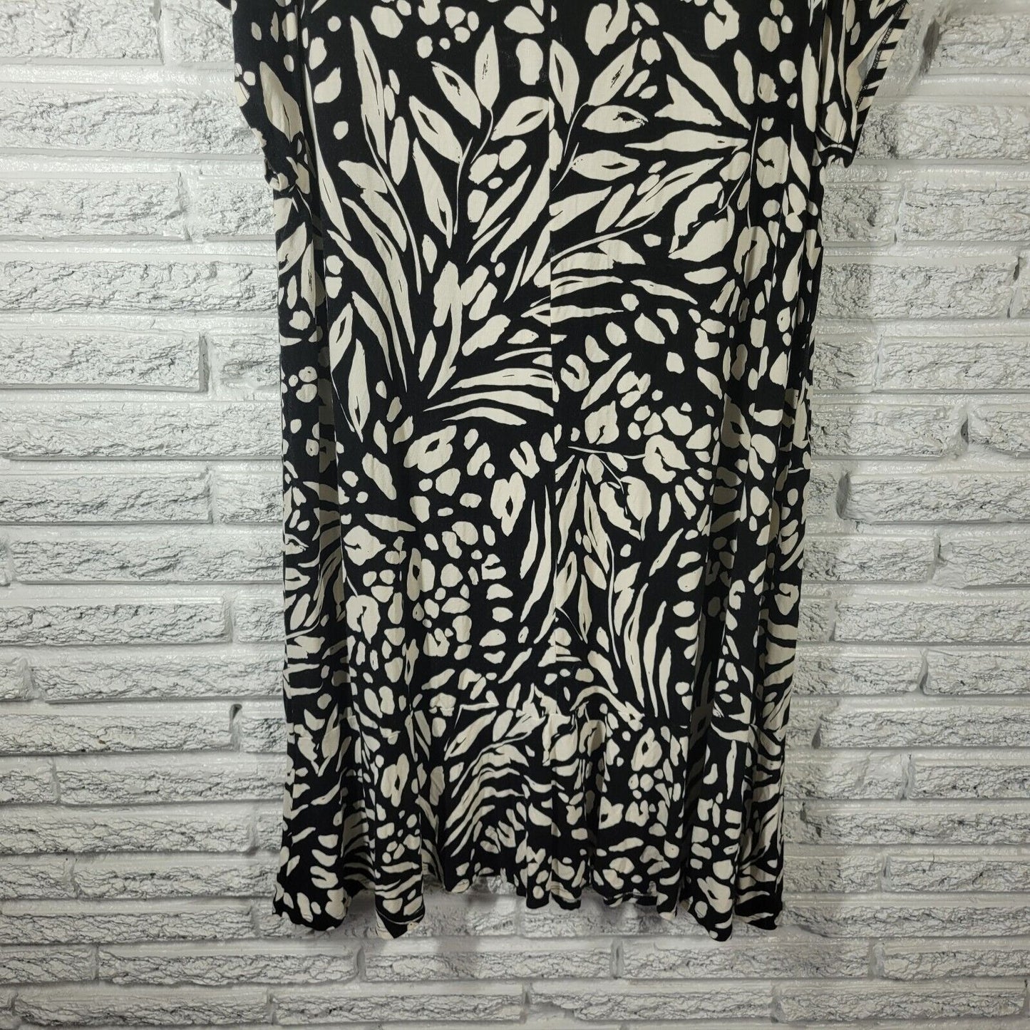 Nicole Miller Womens Dress 2X Short Sleeve Black Floral Rayon Spandex Casual