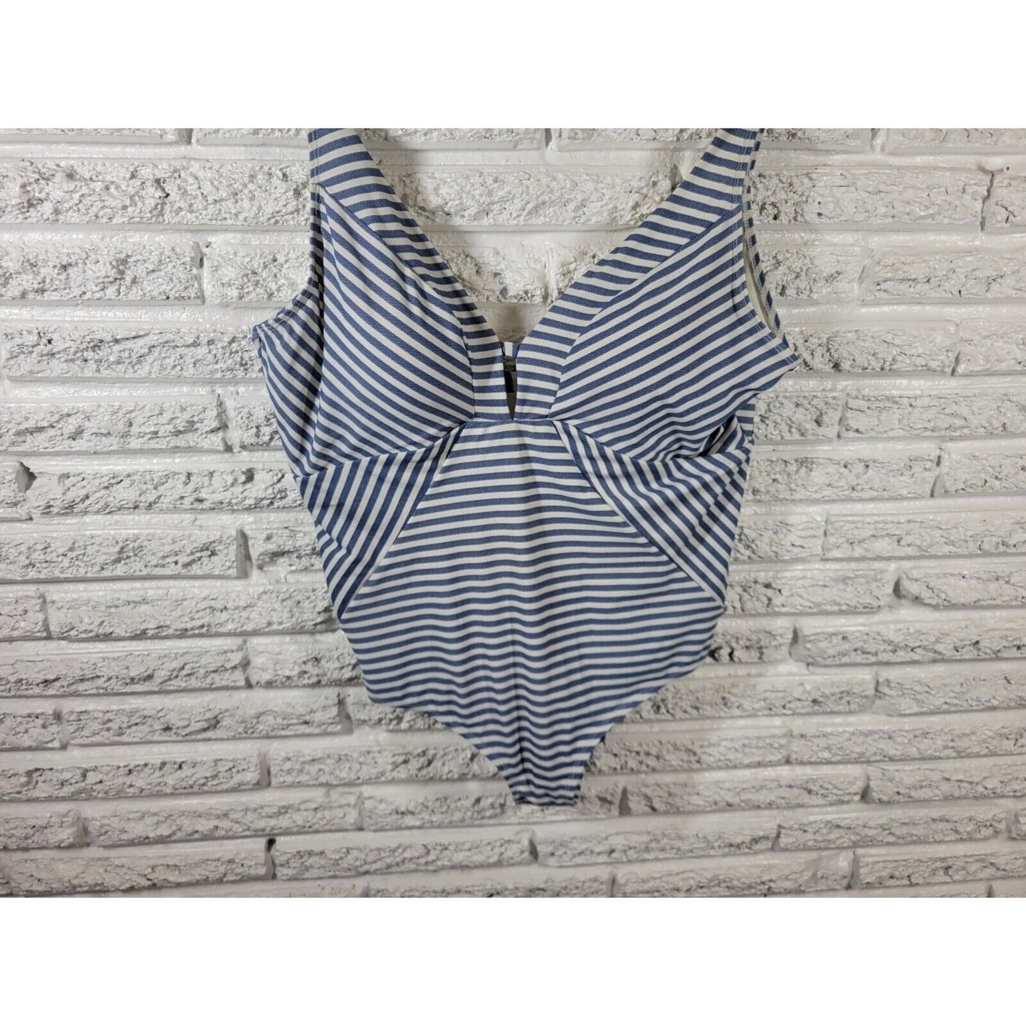 Time Tru Womens Swimsuit 2X 20W 22W Plus One Piece Blue Stripe Lined Keyhole Bra