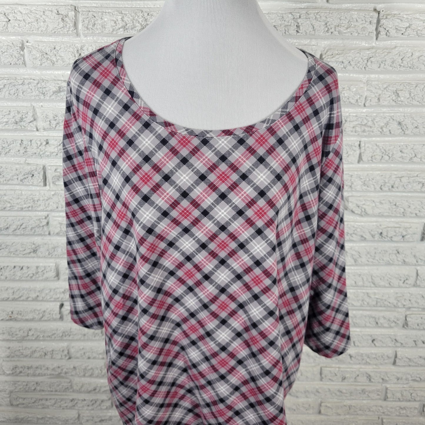 Catherines Womens Top 1X Plus 3/4 Sleeve Gray Red Plaid Cotton Blend Casual