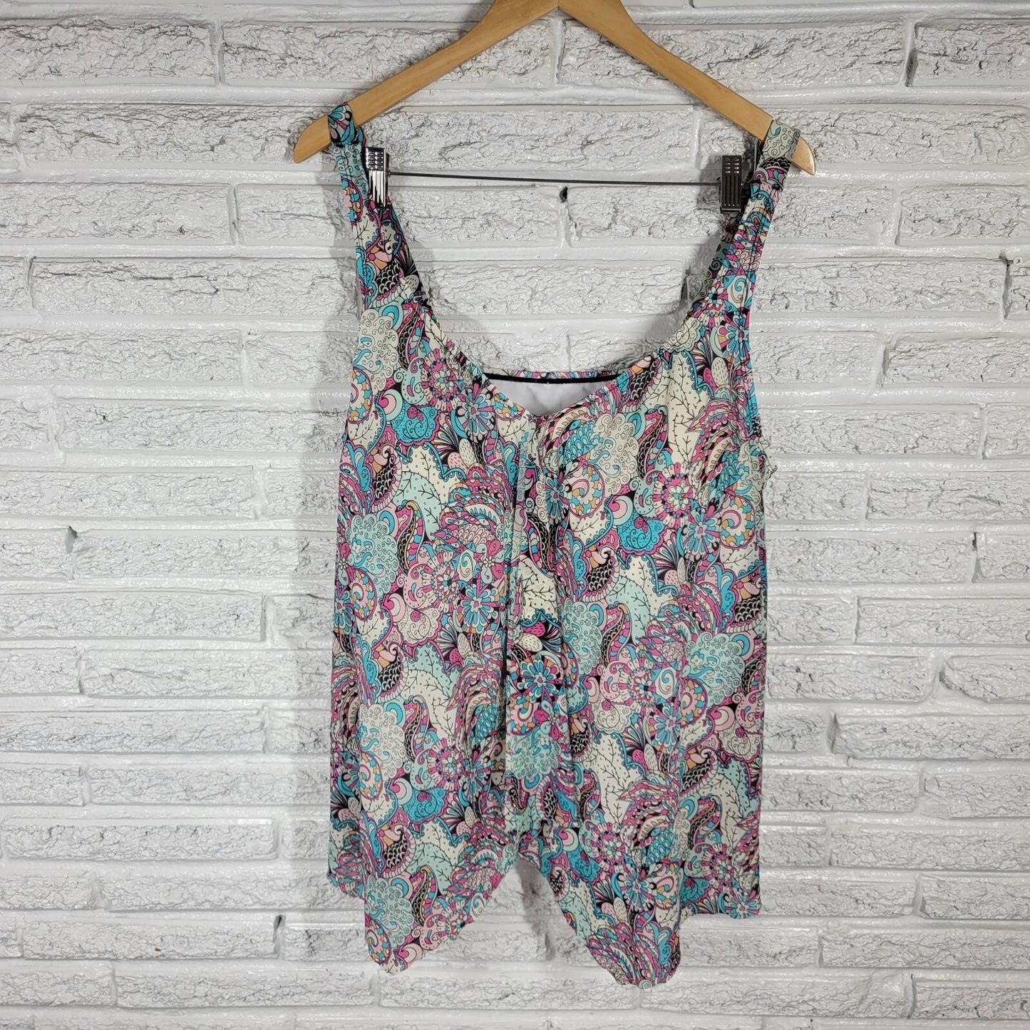 Shore Fit Womens Swim Top 22W Plus Adjustable Wide Strap Blue Pink Paisley Bra