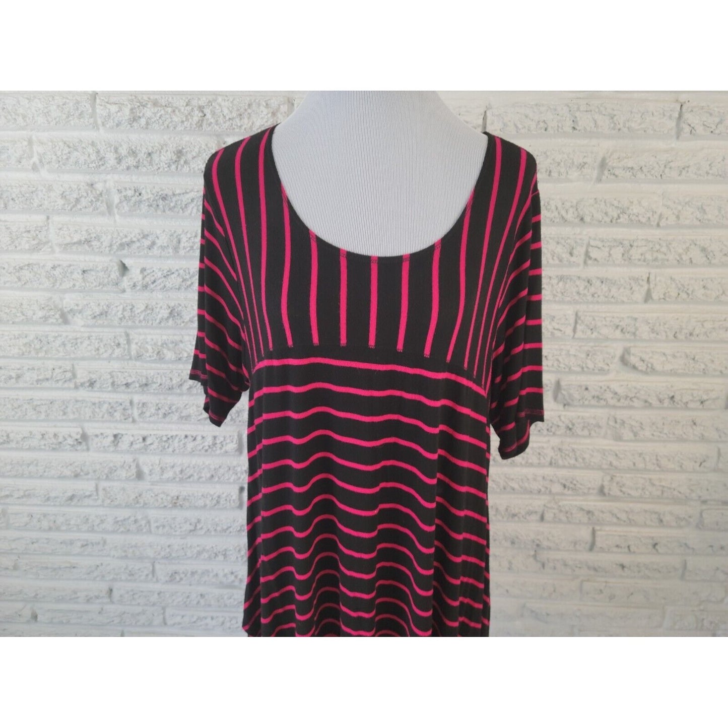 Westbound Women Top 2X Plus Baby Doll Pullover Asymmetric Geometric Red Stripe