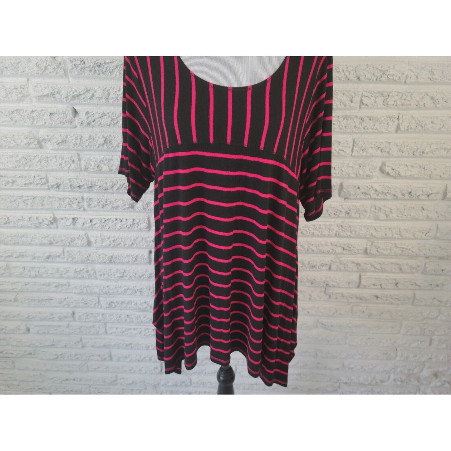 Westbound Women Top 2X Plus Baby Doll Pullover Asymmetric Geometric Red Stripe
