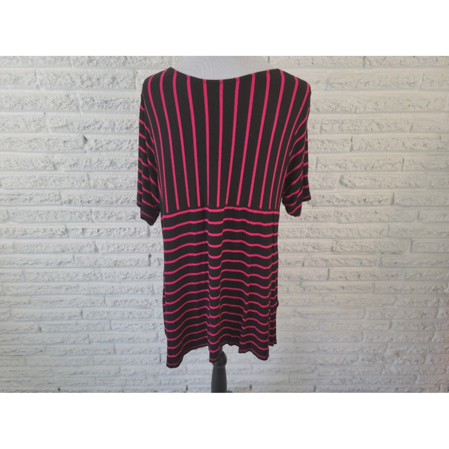 Westbound Women Top 2X Plus Baby Doll Pullover Asymmetric Geometric Red Stripe