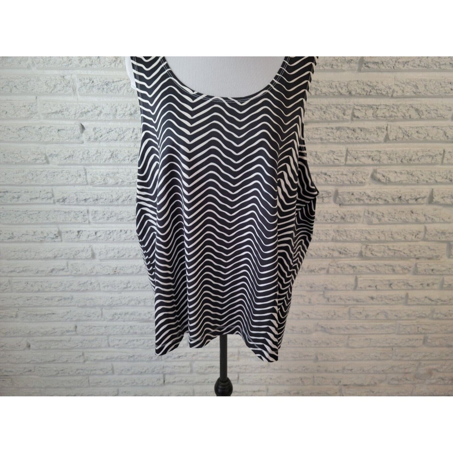 Avenue Womens Top 26 28 Plus Tank Black Geometric Pullover Nylon Spandex