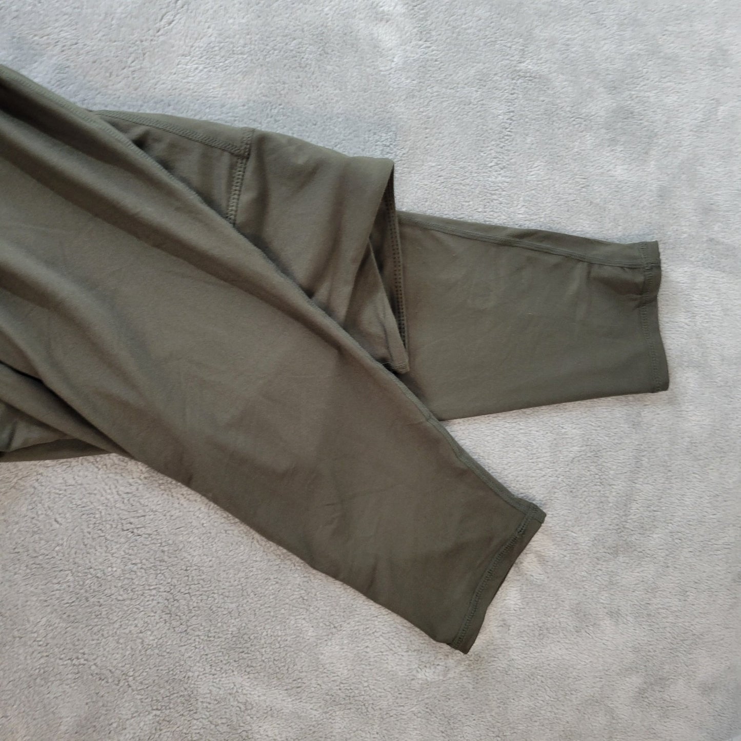 Women Leggings 1X Plus Cropped Green Poly Blend Pull On Comfy Yoga Lightweight