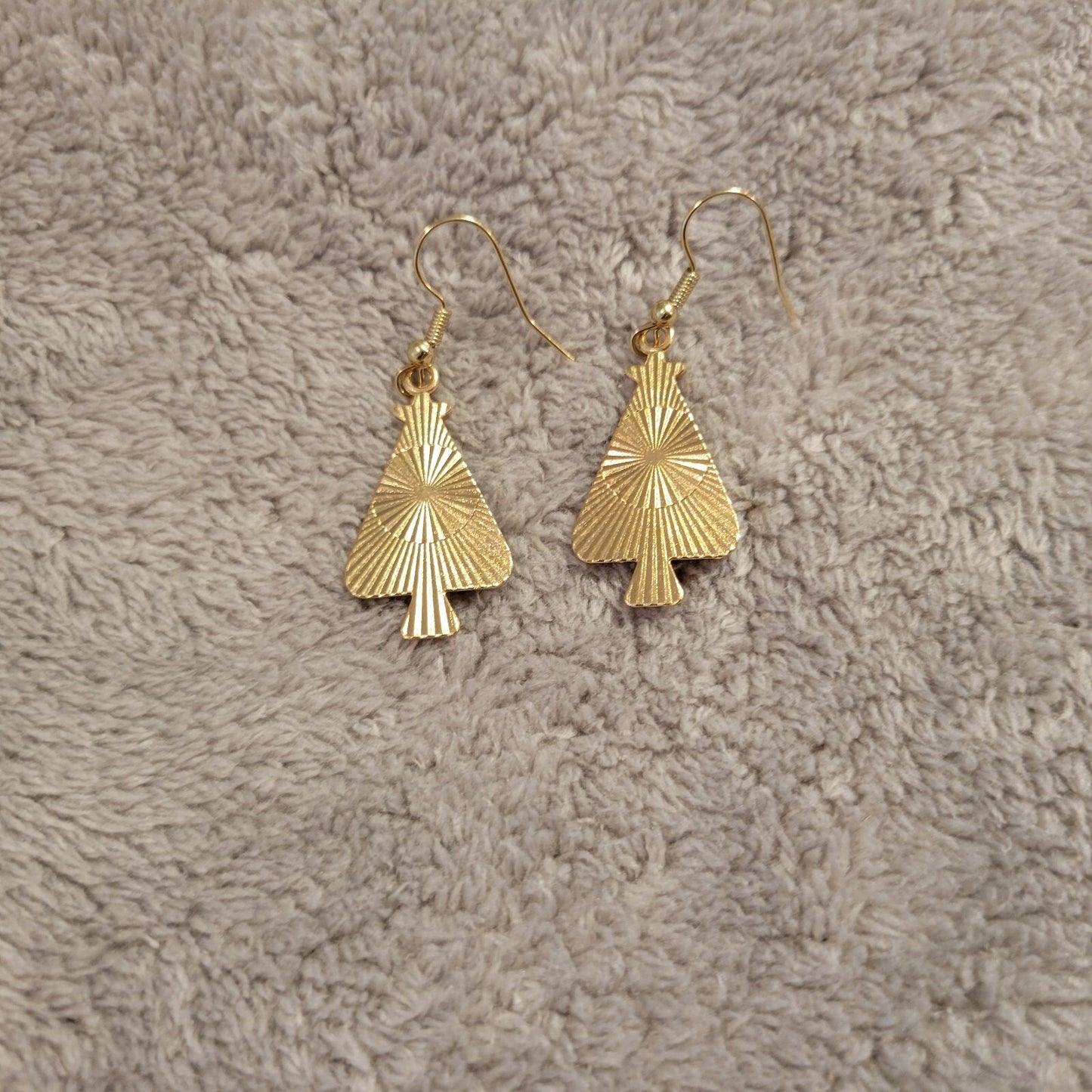 Christmas Trees #7 Womens Earrings One Pair Ornaments Hanging Gold Tone Holiday