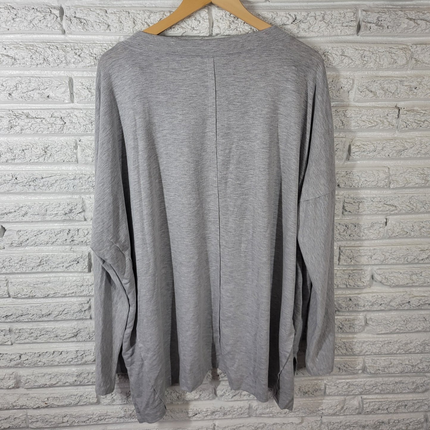 Christmas Live Well Womens Top 26W 28W Plus Tee Long Sleeve Beaded Joy Gray Soft