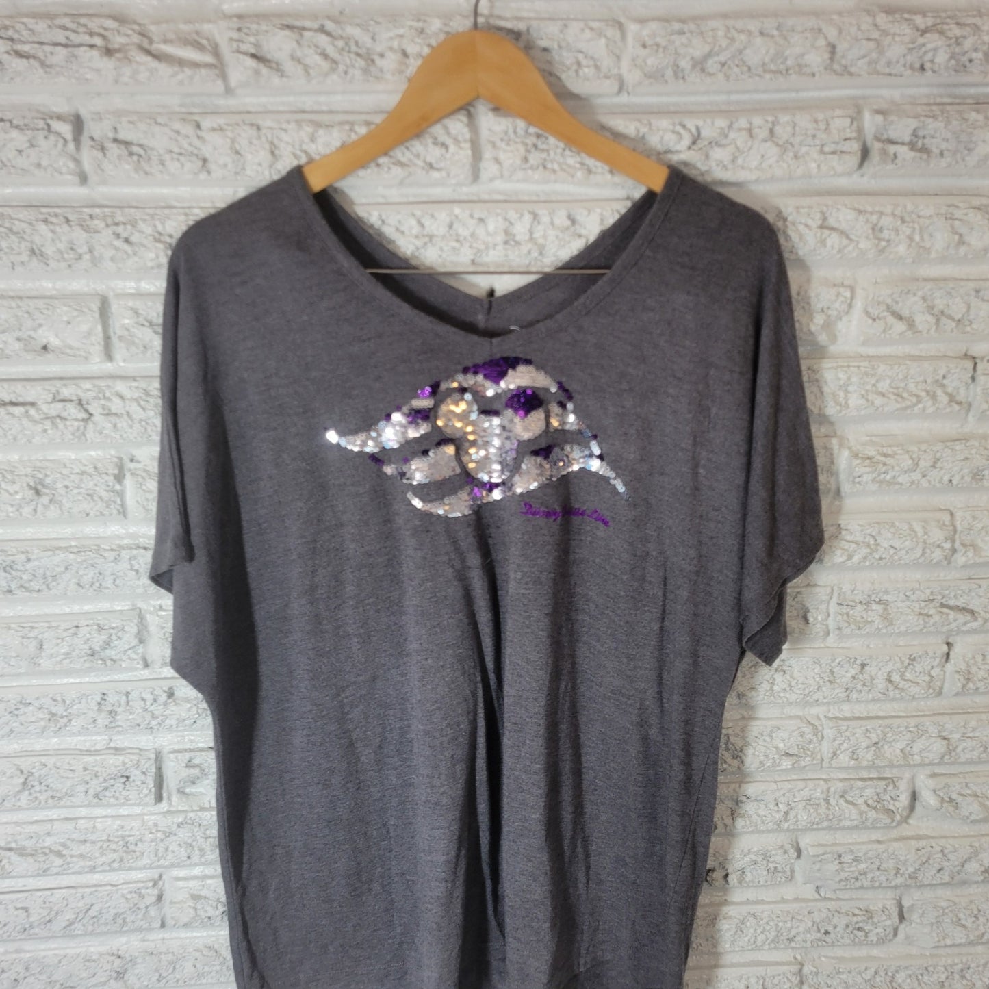 Disney Cruise Lines Women Top Extra Large Tee Gray Embroidered Purple Sequins