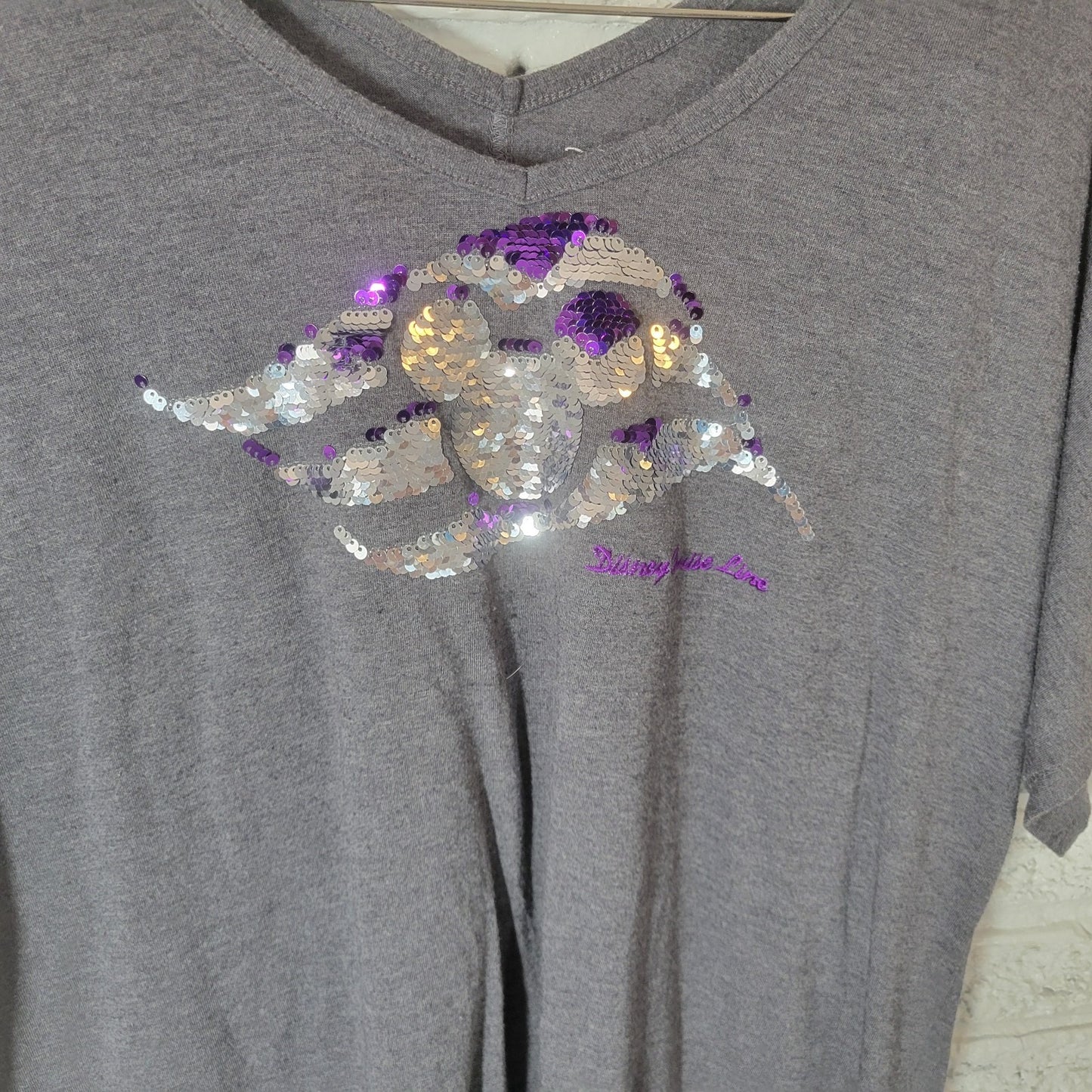 Disney Cruise Lines Women Top Extra Large Tee Gray Embroidered Purple Sequins