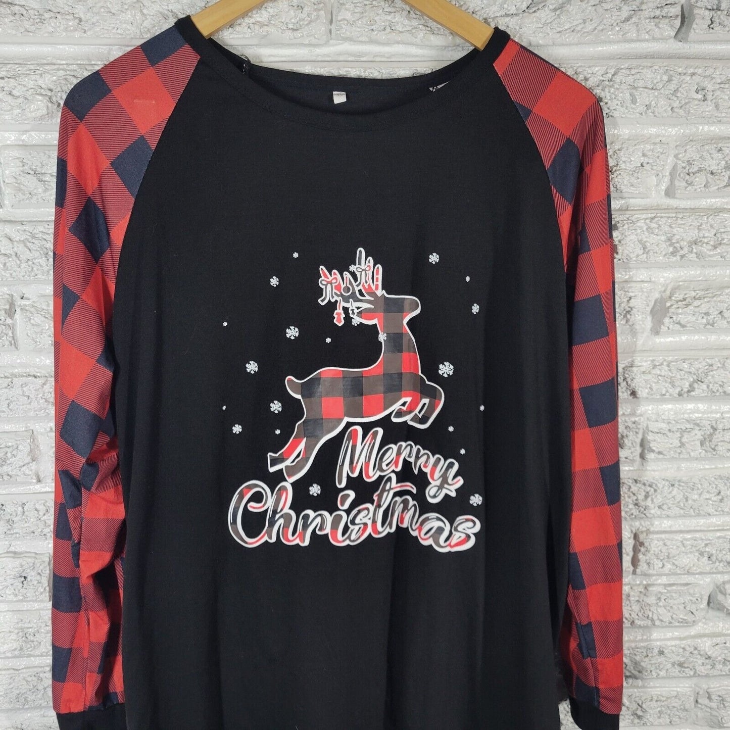 Christmas Womens Top XL Tee Long Raglan Sleeve Black Reindeer Lightweight Comfy