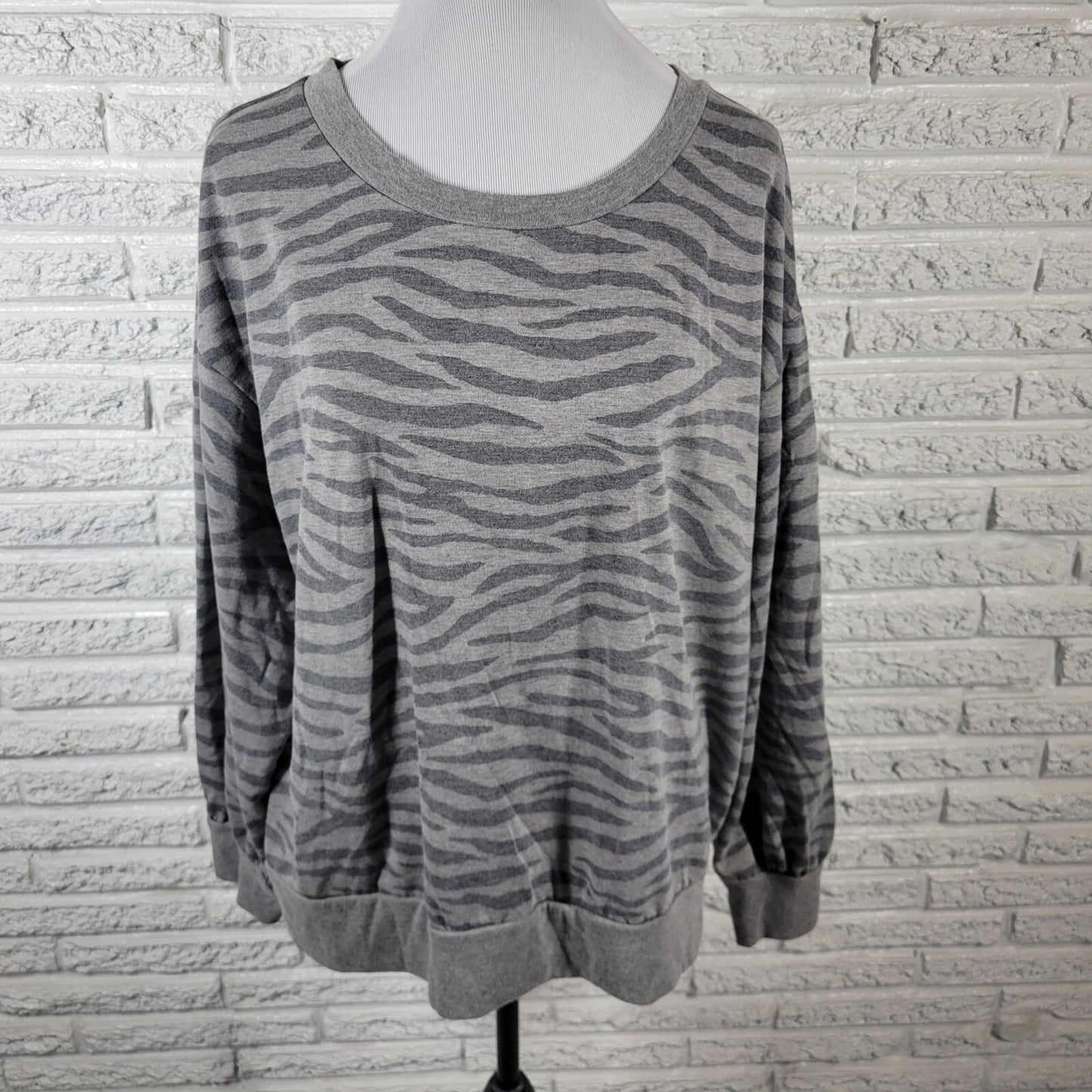 Falls Creek Womens Sweatshirt 2X Plus Long Sleeve Zebra Gray Animal Print Soft