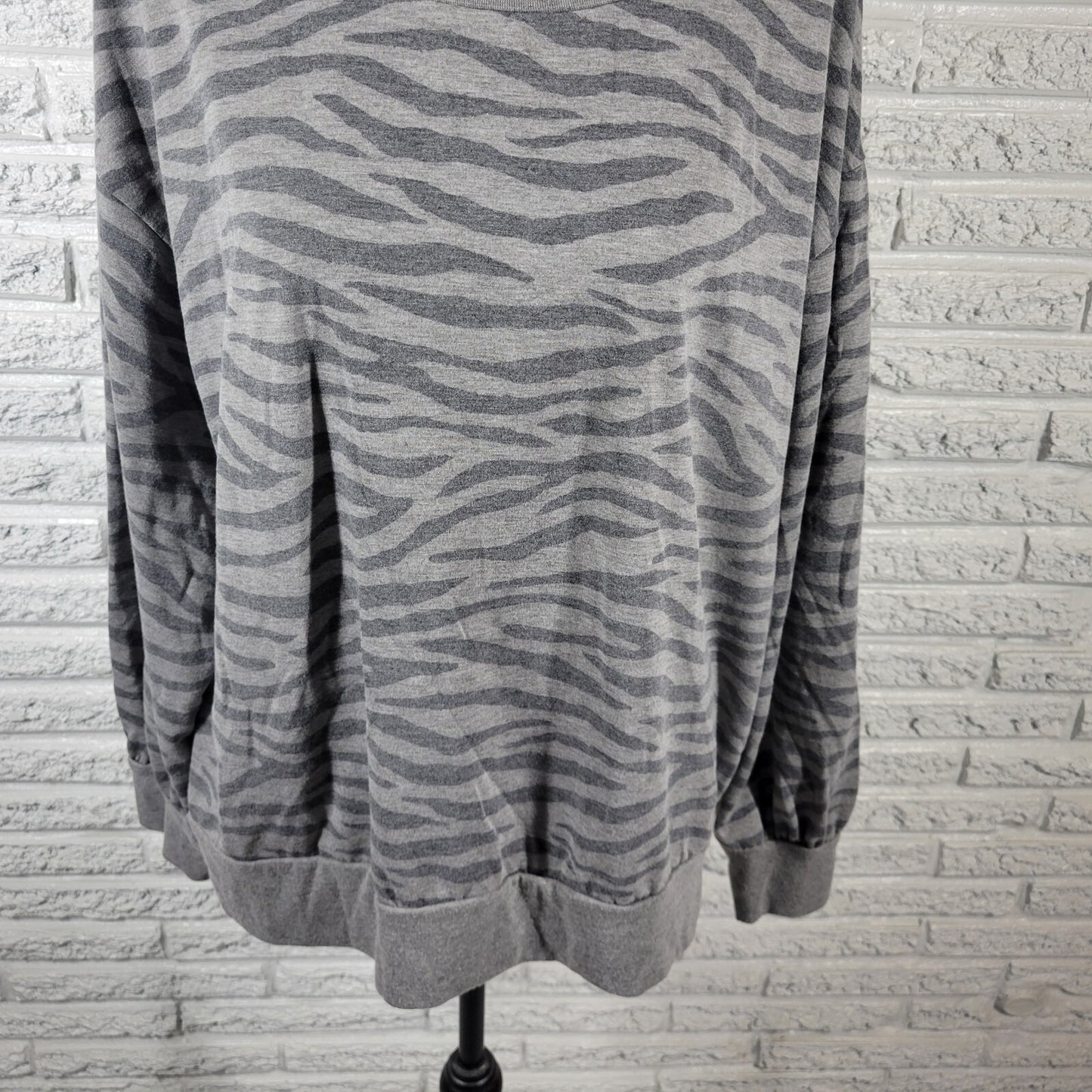 Falls Creek Womens Sweatshirt 2X Plus Long Sleeve Zebra Gray Animal Print Soft