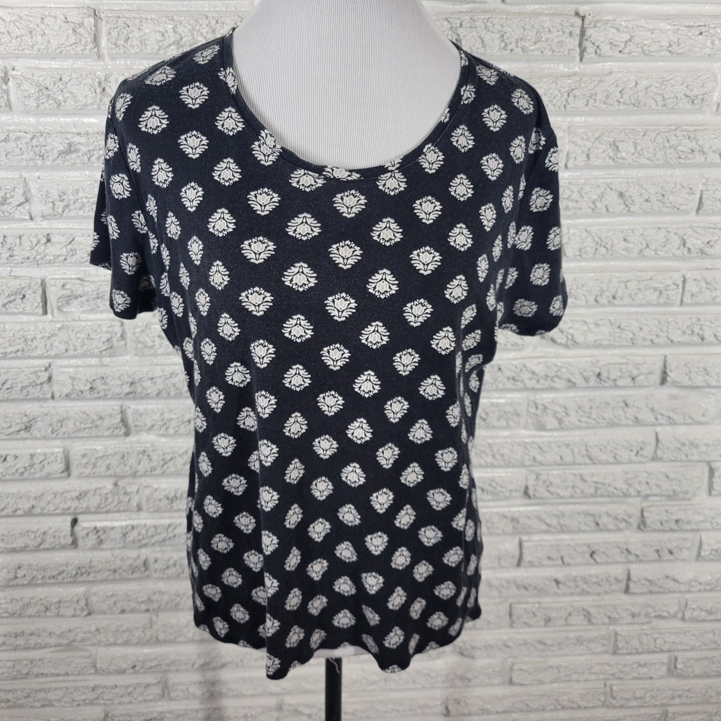 Croft Barrow Womens Top Extra Large XL Tee Black Floral Cotton Classic Comfy