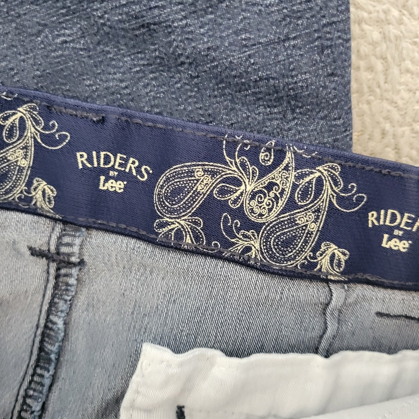 Riders Lee Womens Jeans 18 Plus Capri Zip Fly Dark Blue Denim Wash Tapered Comfy
