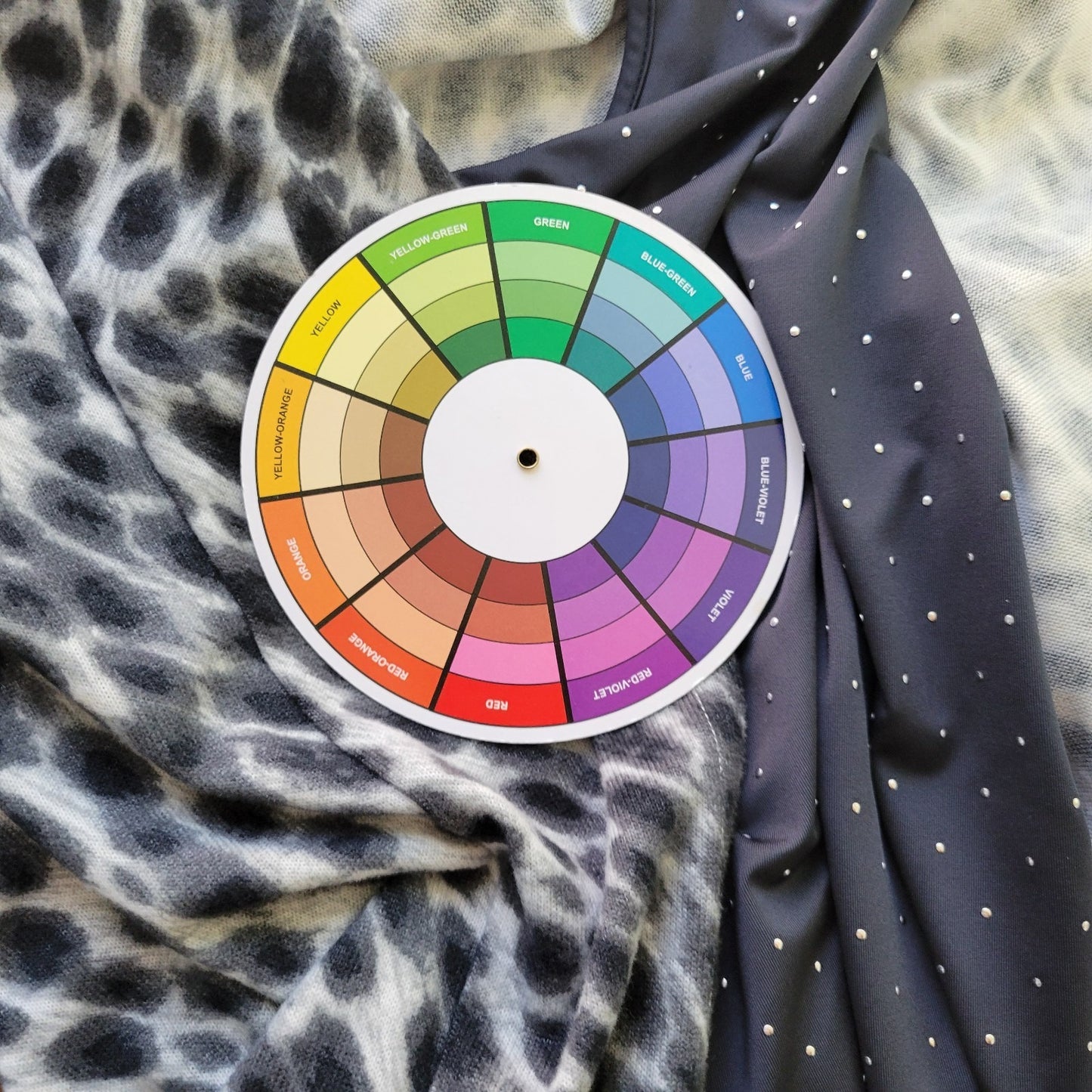 Cathy Daniels Women Top XL Tunic Knit 3/4 Sleeve Black Gray Animal Print Studded