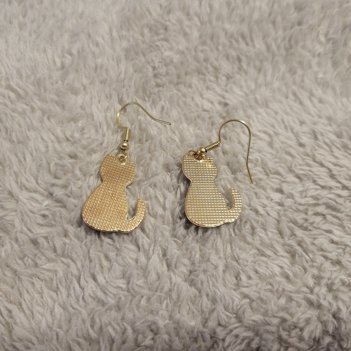 Cats Kittens Earrings One Pair Black White Gold Tone Fish Hook Dangle Hanging