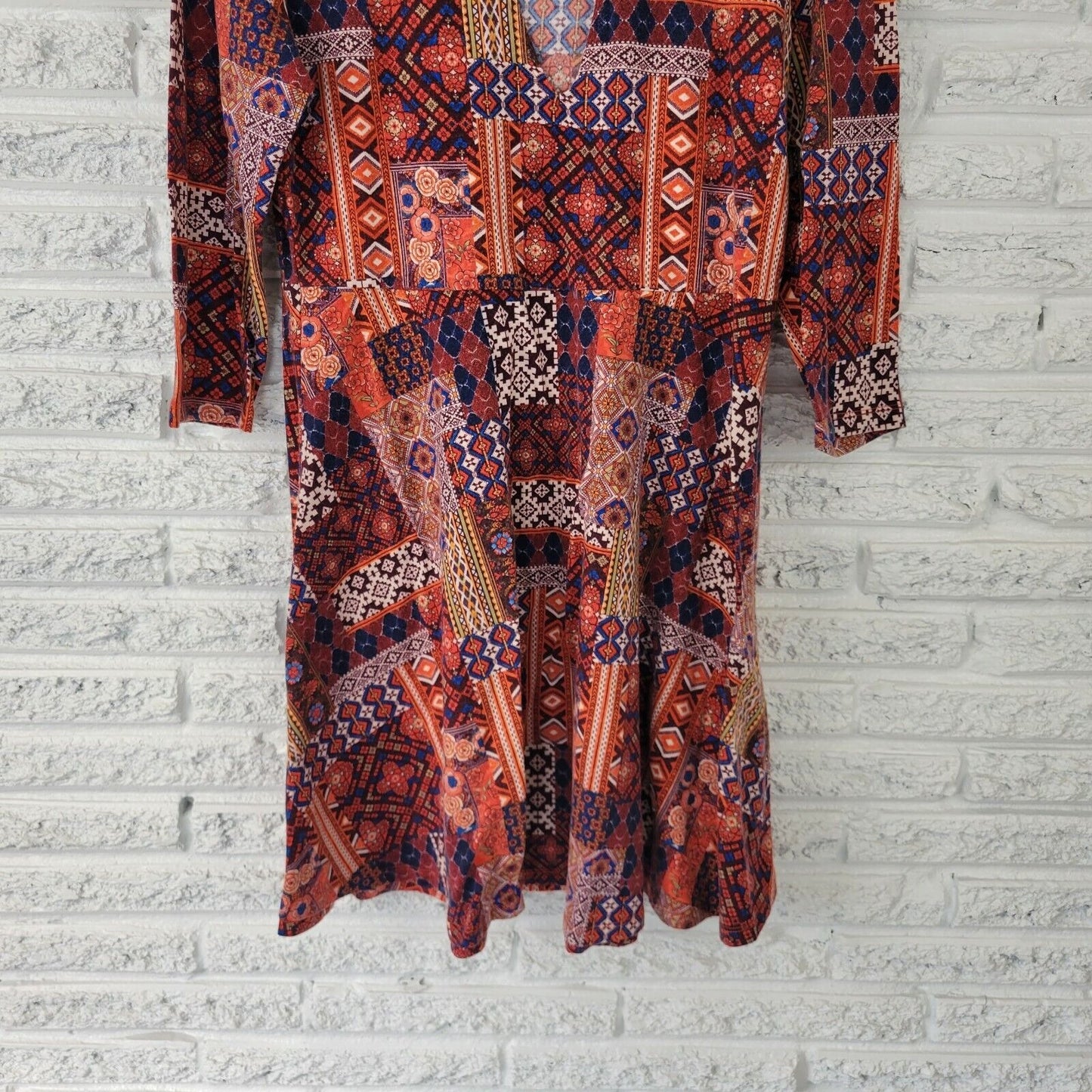 Forever 21 Womens Dress 1X Plus Tunic 3/4 Sleeves Red Geometric Keyhole VNeck