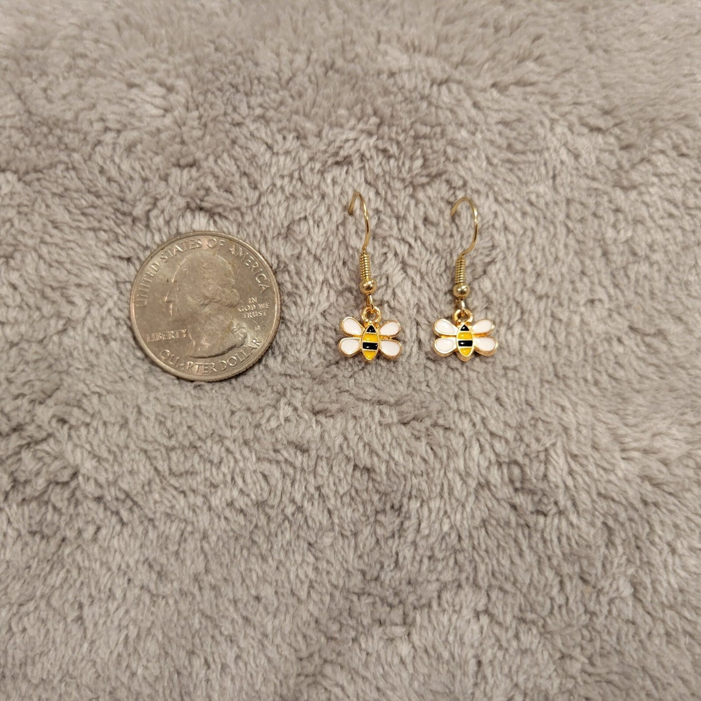 Bumblebees Womens Earrings One Pair Zinc Alloy Hanging Dangle Gold Tone Novelty