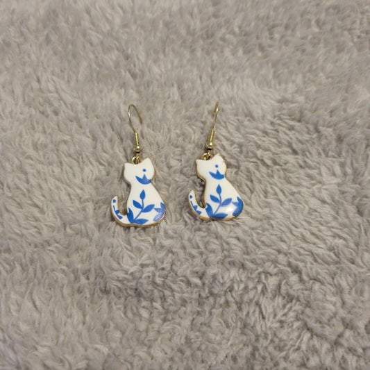 Cats Kittens Earrings One Pair Blue Floral Gold Tone Dangle Fish Hook Novelty