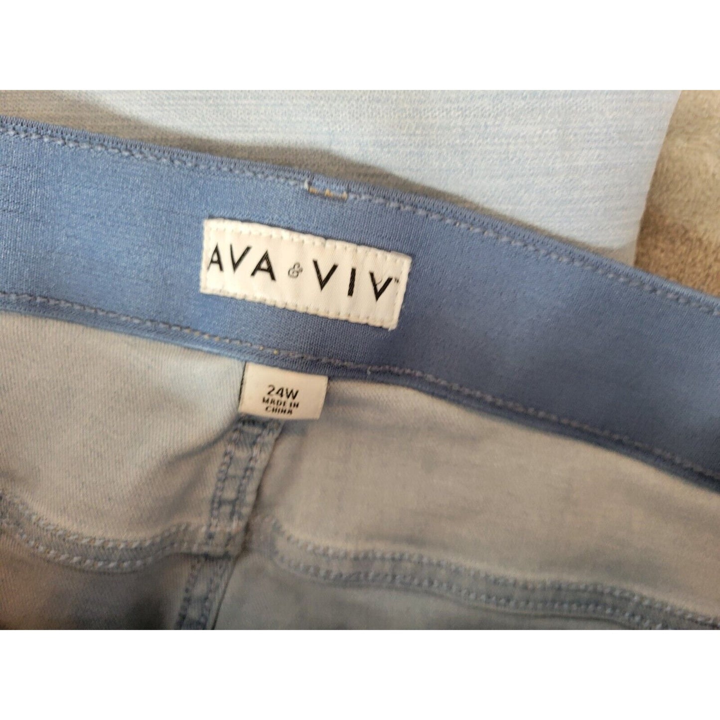 Ava Viv Womens Jeans 24W Plus Crop Light Blue Denim Comfort Waist Zip Fly