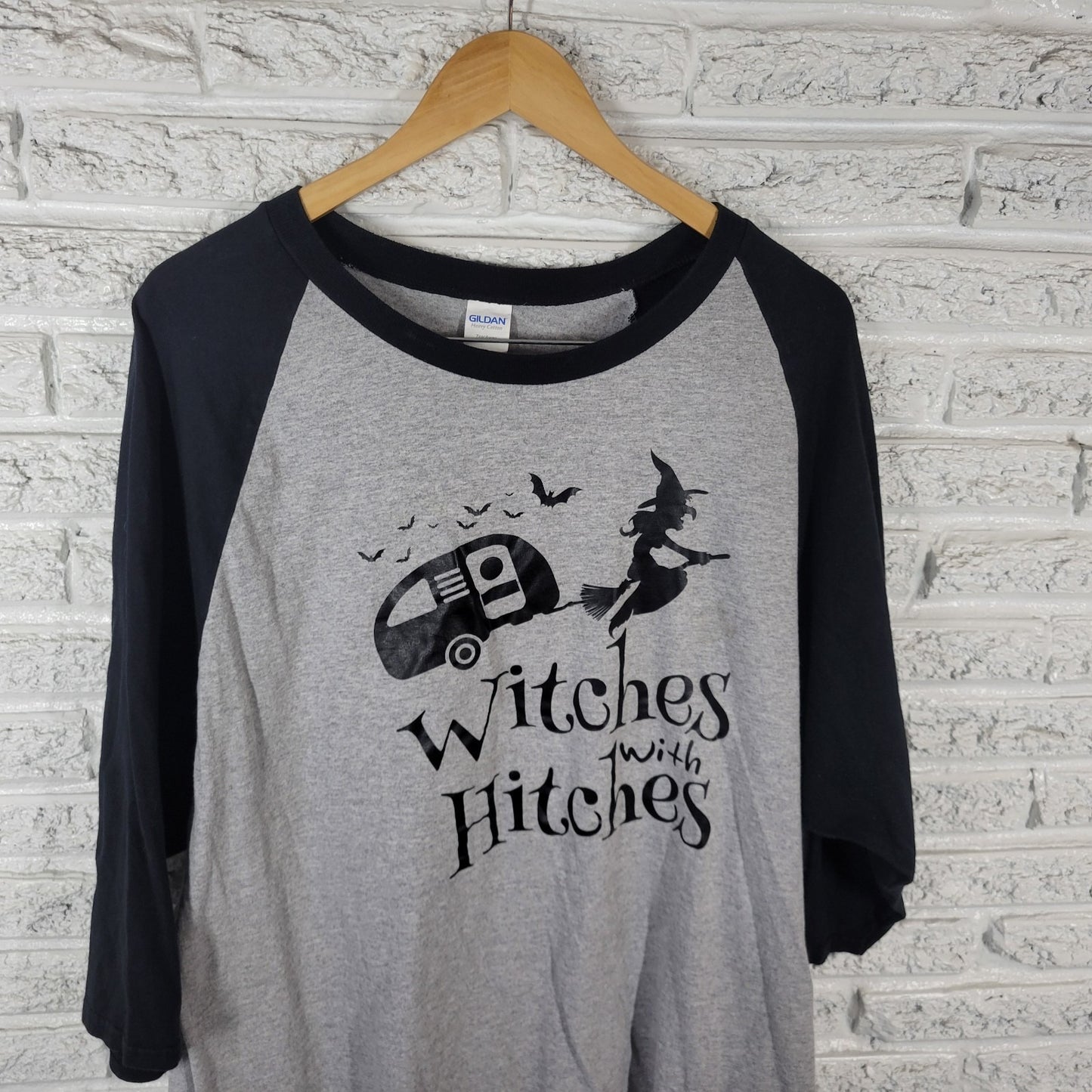 Halloween Womens Top 2XL Plus Raglan Sleeve Gray Witches with Hitches Camping