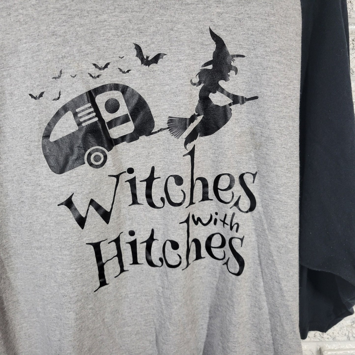 Halloween Womens Top 2XL Plus Raglan Sleeve Gray Witches with Hitches Camping