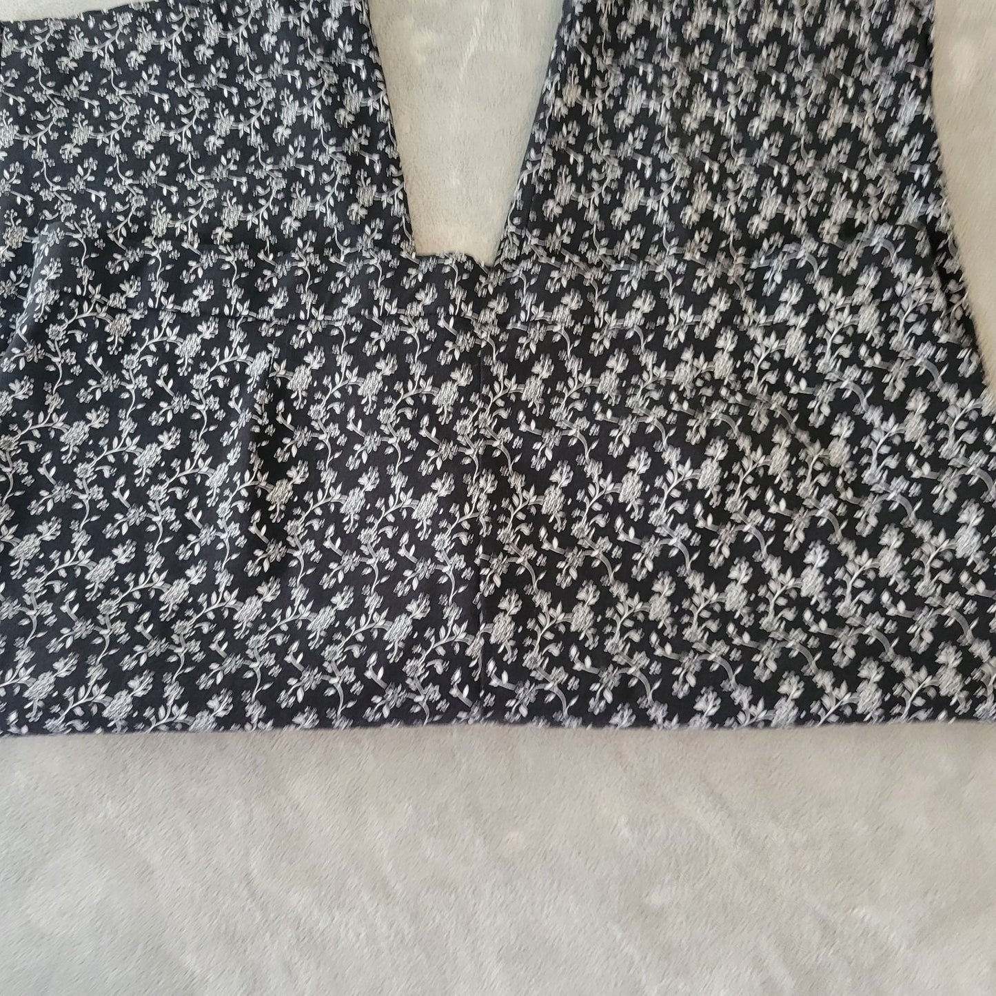 Avenue Womens Pants 28 Plus Capri Black White Floral Pull On Casual Comfy